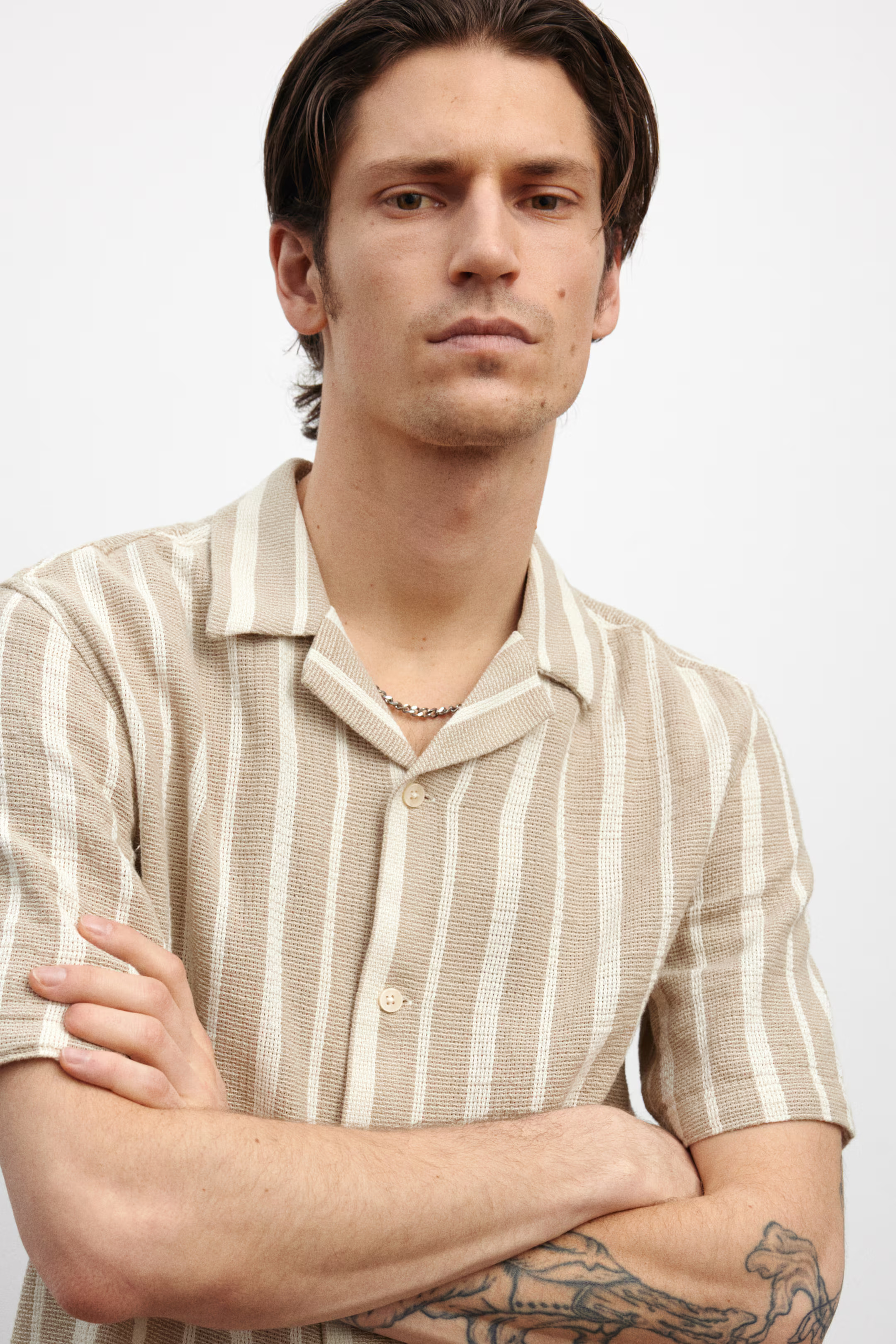 Regular-Fit Textured Resort Shirt - Navy blue/striped - Men | H&M US | H&M (US + CA)