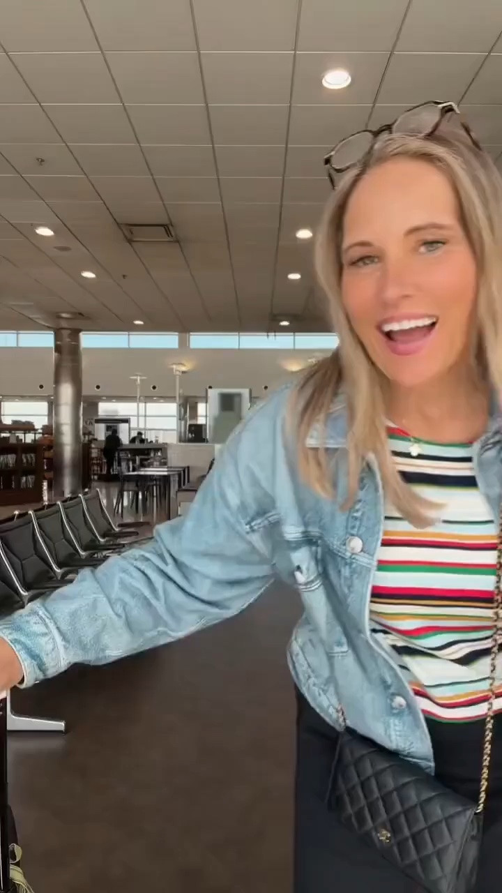 This is the kind of outfit we love for travel days. It was comfortable from an early flight through dinner and still looked put together by the end of the day. It’s an easy choice when you want one outfit that can do it all.
s

#LTKMidsize #LTKTall #LTKOver40