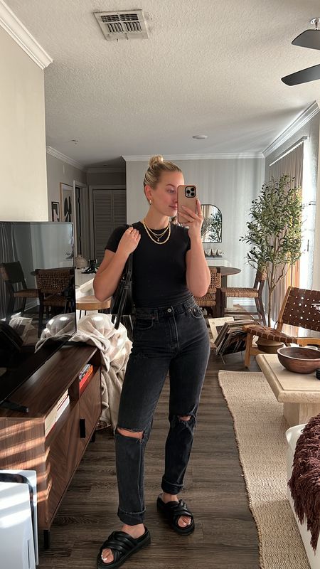 Skims top, skims soft smoothing top, Abercrombie jeans, black distressed jeans, black denim, Abercrombie 90s jeans, spring outfits, all black outfits, all black outfit inspo 