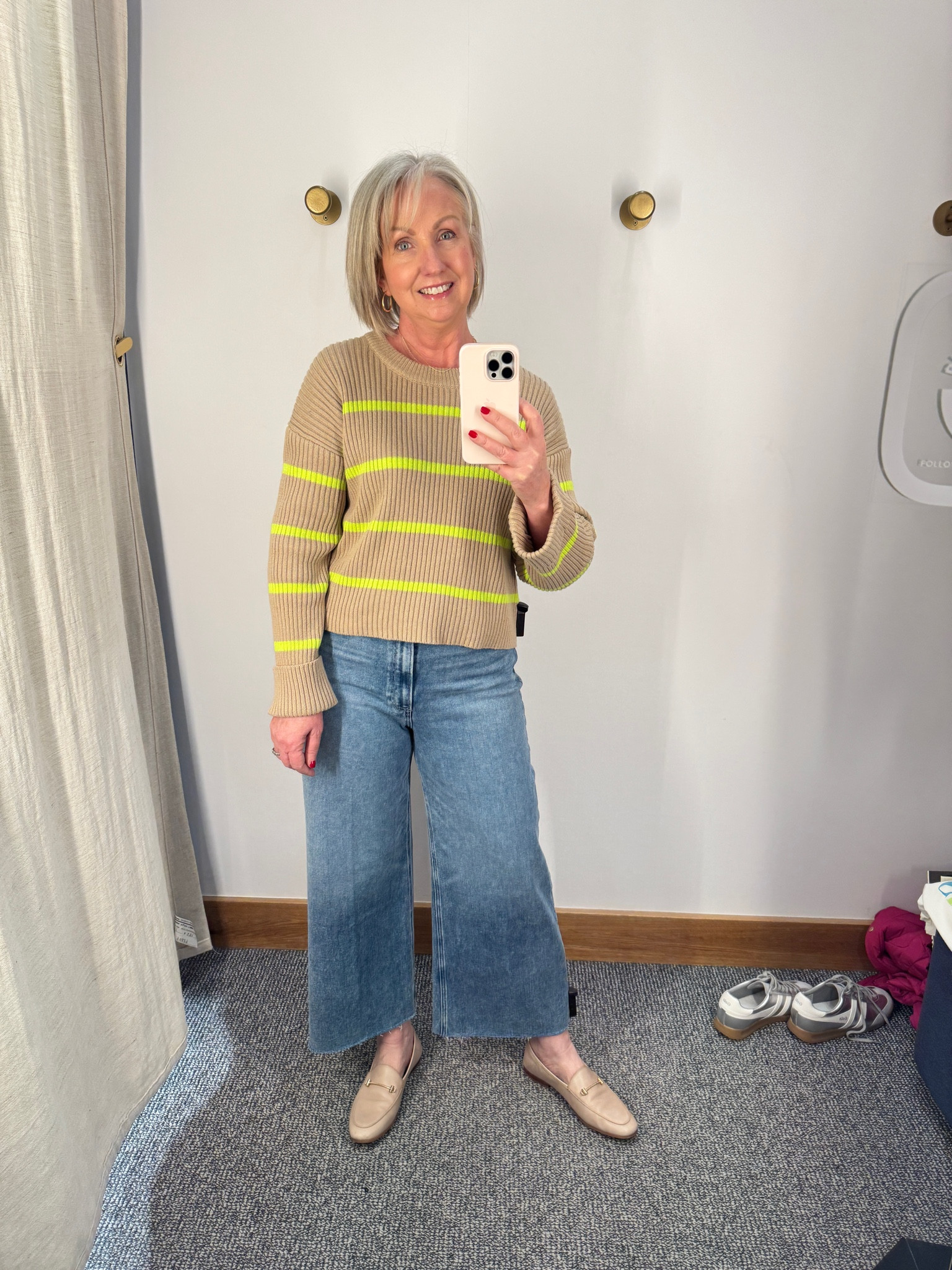 I love this sweater from Evereve! The pop of color is fun!💛