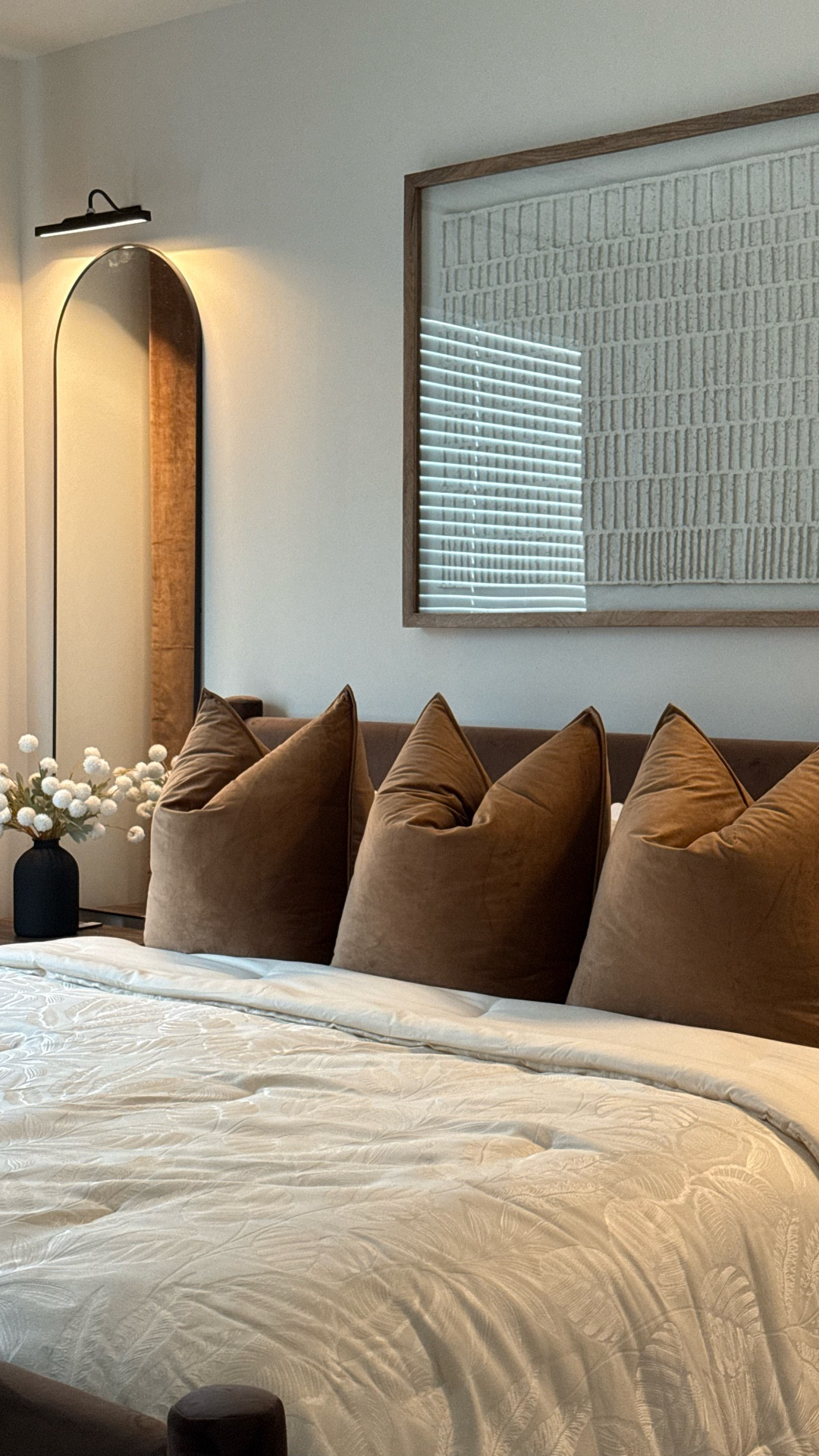 Bedroom Transformation✨ so in love with my how my bedroom turned out. This space is cozy, calm, classic

#LTKHome #LTKSeasonal #LTKFindsUnder100