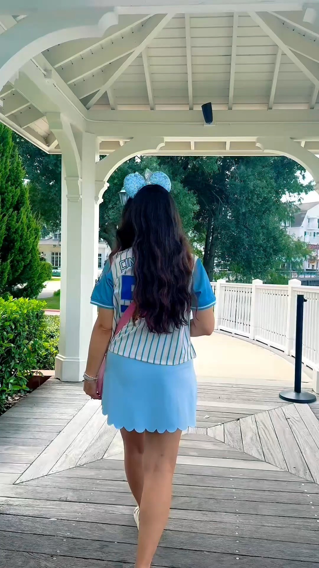 A little bibbidi bobbidi blue moment 💙✨ Cinderella vibes, but make it park day perfect! 👑🥿
Everything is linked on my LTK! ✨

#LTKootd #LTKActive #LTKdayinmylife
