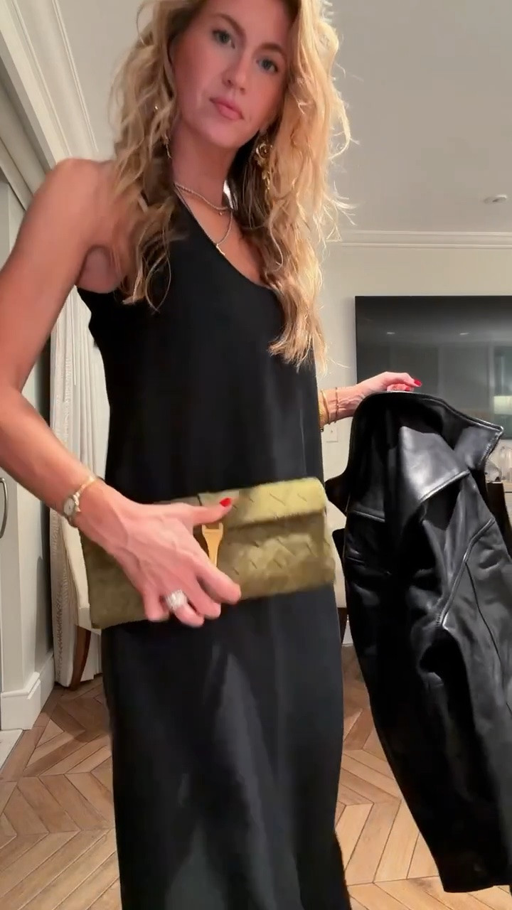 All black for date night tonight. 

Black tank top: runs TTS, wearing XS long length. 
Black high rise wide leg jeans: TTS, good amount of stretch. 
Nude kitten heels: TTS

#LTKootd #LTKgrwm #LTKdayinmylife