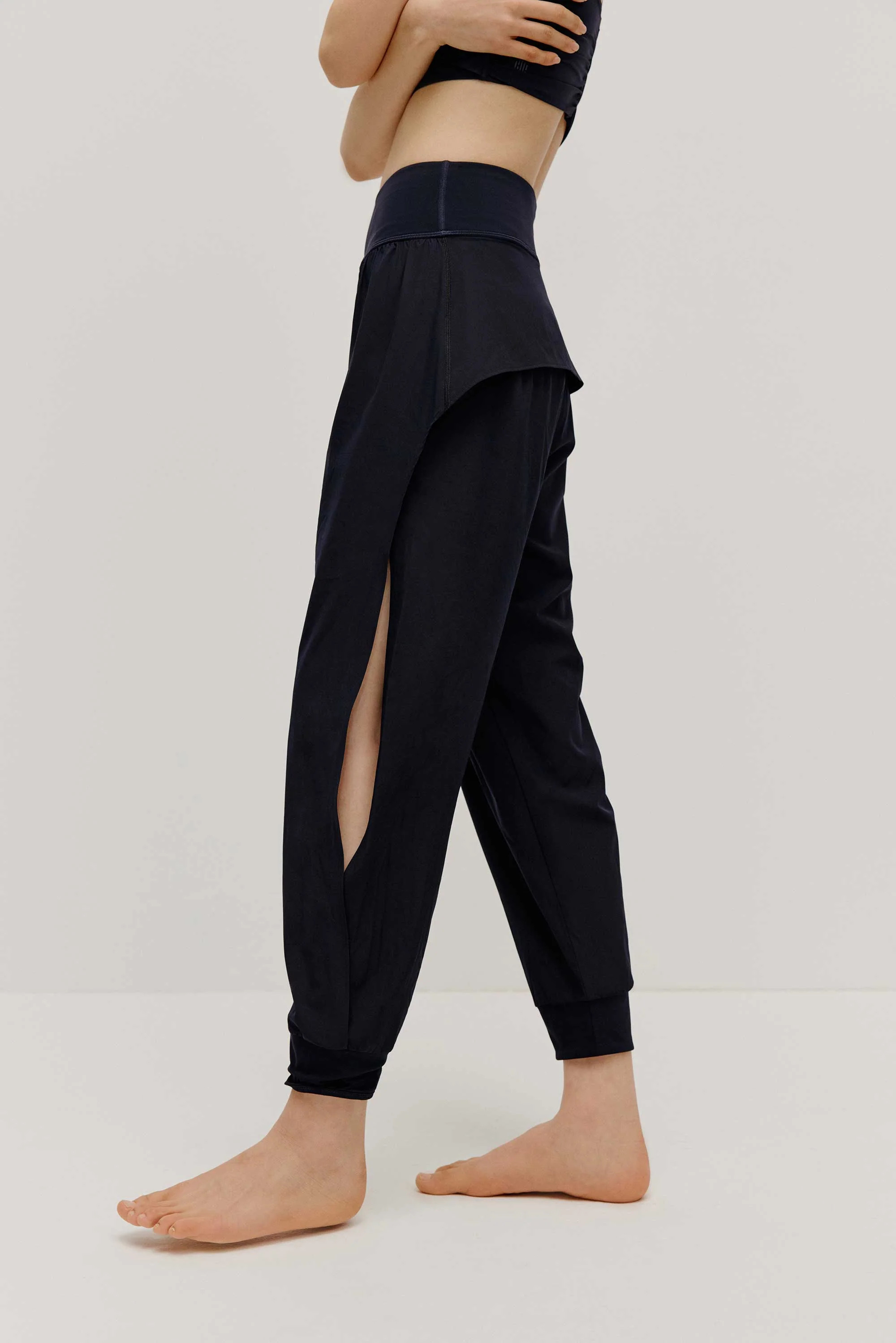 Ballet Slit Joggers | NEIWAI