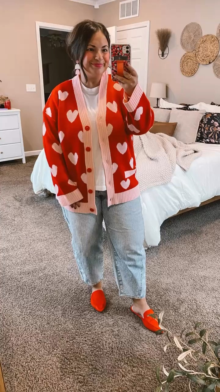Celebrating Valentine’s Day in style with comfy + cute outfits that don't break the bank! 💕

mules: fit true to size // wearing a 5
jeans: fit true to size // wearing a 14
muscle tee: fits true to size // wearing a large
cardigan: fits true to size // wearing a large 

 #LTKWatchNow #LTKStyleTip