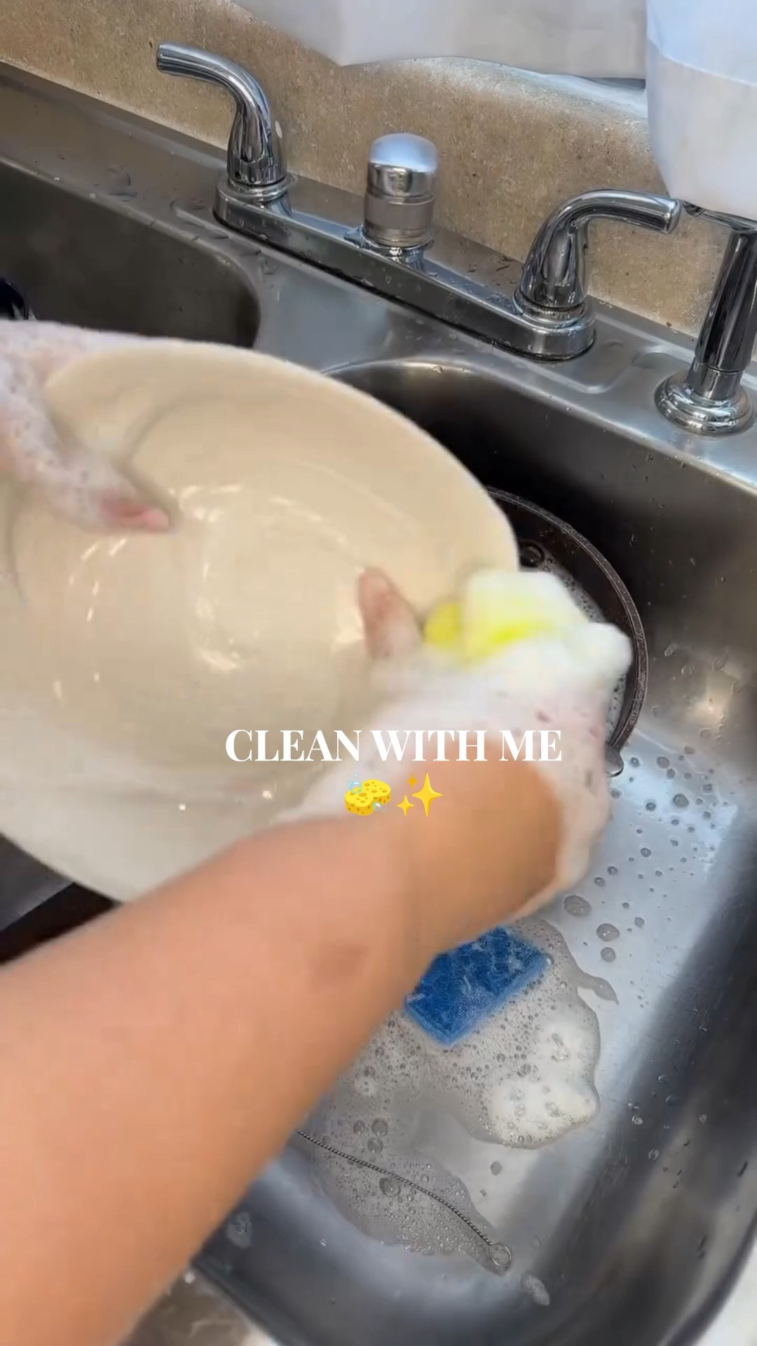 My top cleaning products for a spotless kitchen! 🧽✨Everything linked below for you!🫶 Tap to Shop!

#kitchencleaning #amazonfinds #cleankitchen

#LTKHome #LTKSaleAlert