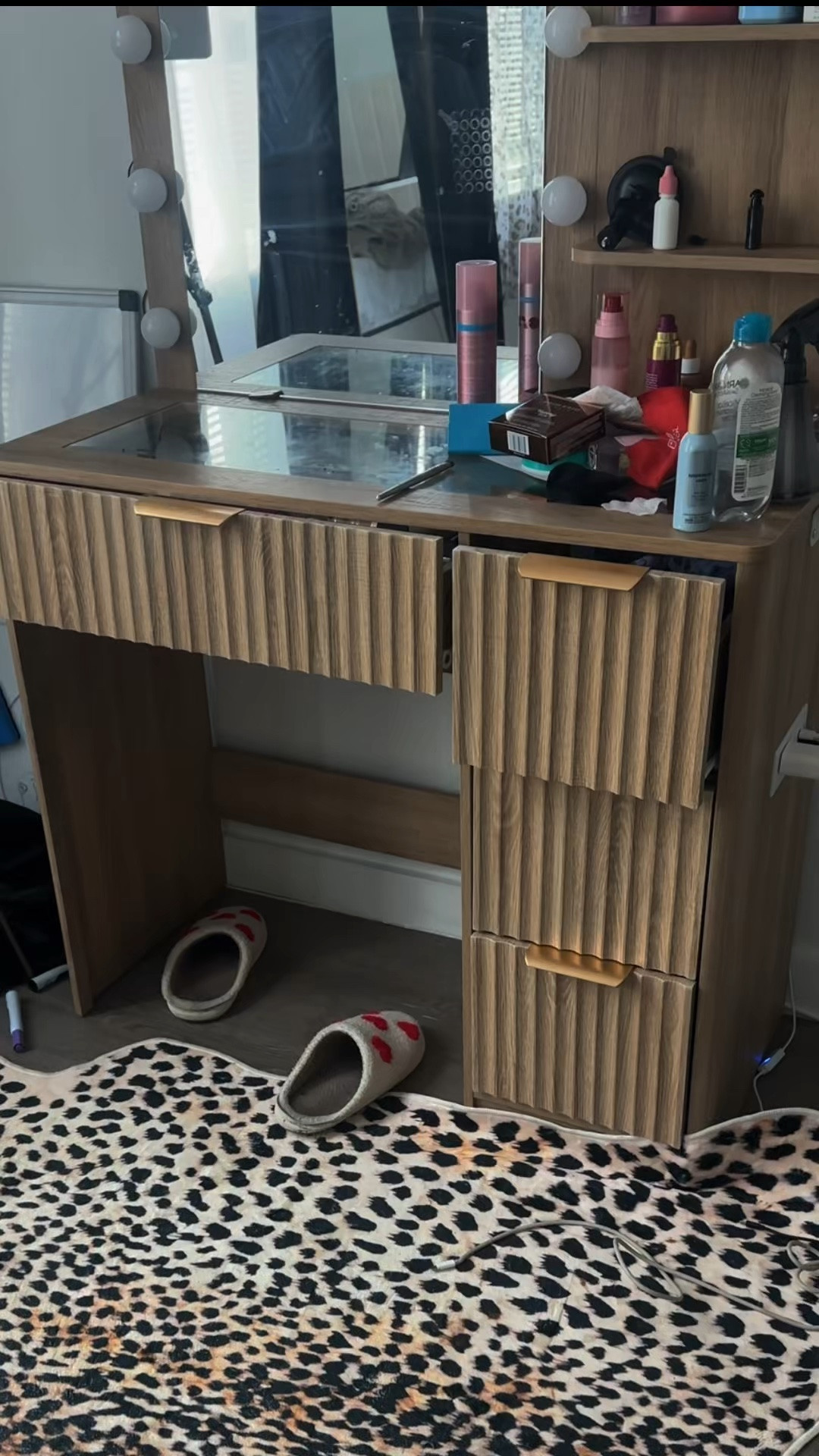 Cleaning up my vanity

#LTKmorningroutine #LTKselfcare #LTKdayinmylife