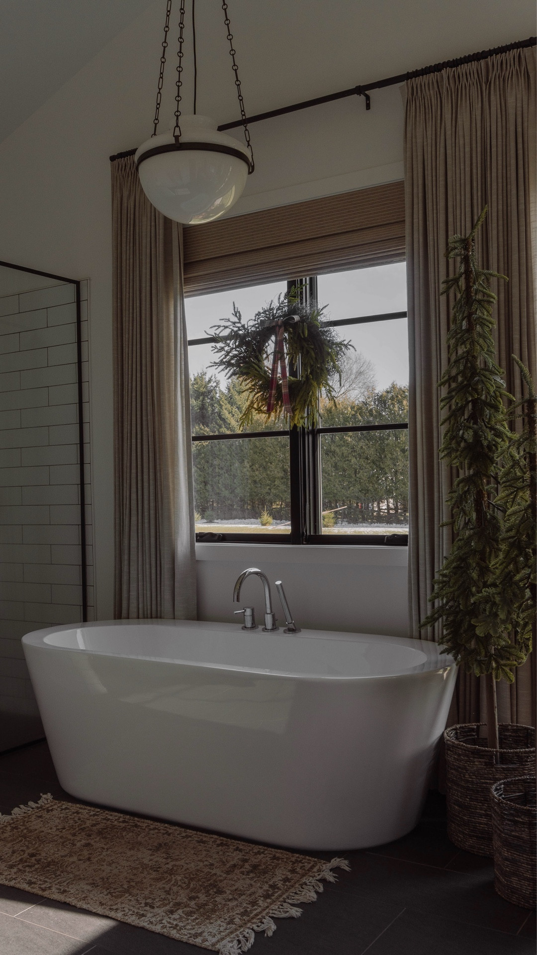 The Paradigm Pendant by Troy Lighting x Lauren Liess ✨

This light fixture in our primary bathroom instantly adds elegance! 

#bathroomdesign #bathroomlighting #troylighting #laurenliess #wayfaircanada #lighting #pendantlighting #bathroomaccessories #bathroomdecor #holidayhome #wreath #slimchristmastree #bathtub #kohler 

#LTKHoliday #LTKHome #LTKCyberWeek