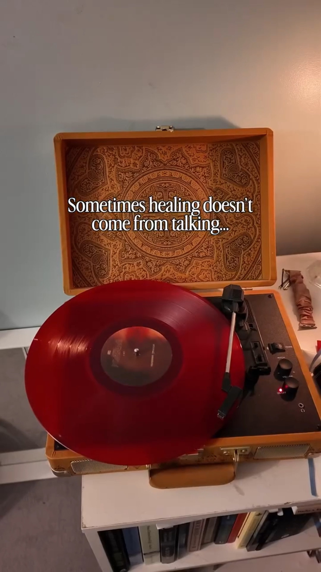 Bedroom Therapy Sessions: Sometimes healing doesn’t come from talking… it comes from letting the record play. 💿 If this feels like you, share it.

#vinyl #blackcontentcreators #sundayvibes #vinylcommunity #apartmentherapy