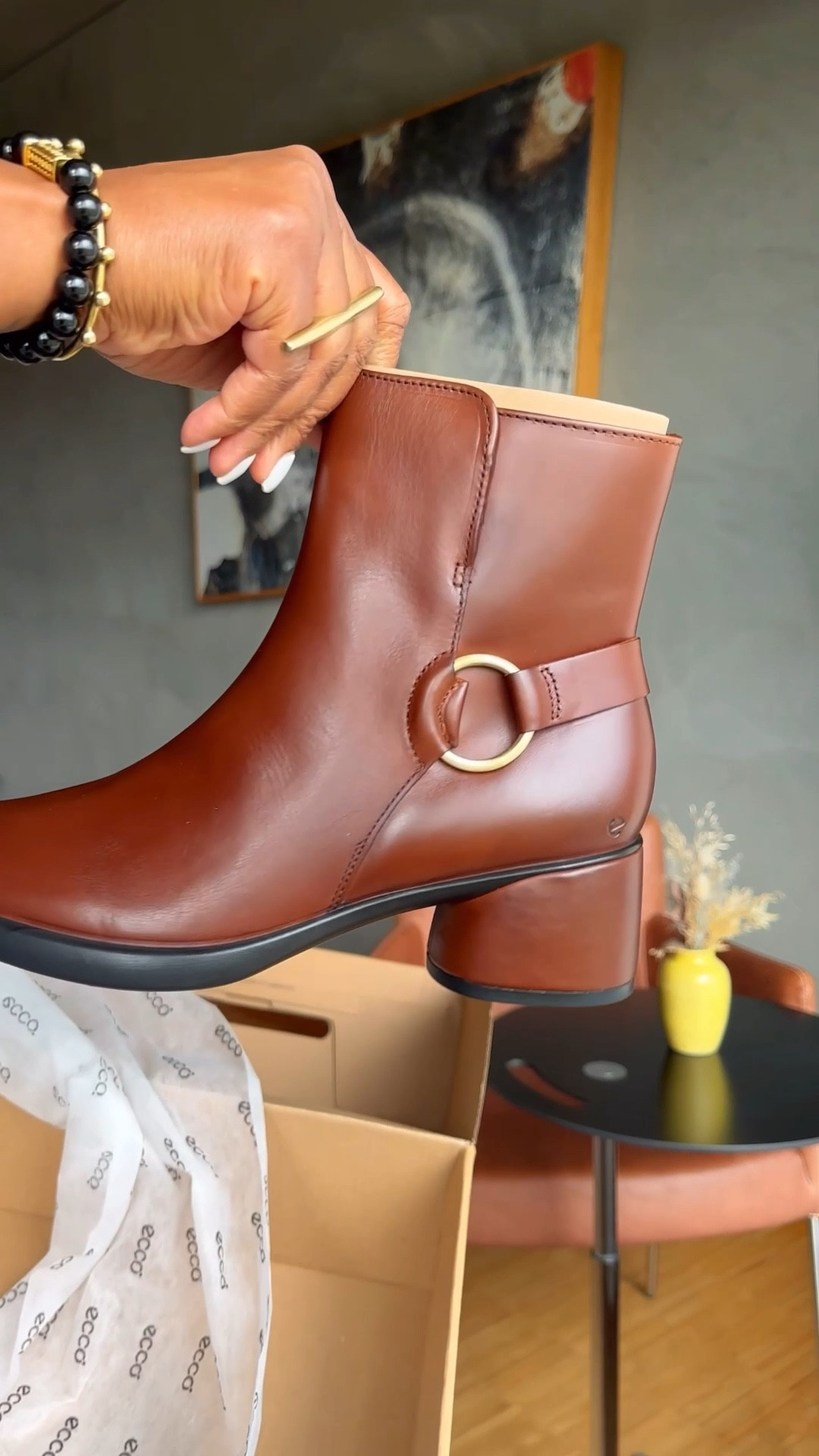 Unboxing pure craftsmanship! It’s all in the timeless details…
This Ecco leather boot is definitely a classic piece built to last.

Would you rock this for fall or winter? 🍂

For sizing: ftts | wearing size 8
•
•
•
#EccoBoots #LeatherBoots #UnboxingEcco #LuxuryFootwear #TimelessStyle #FallFashion #QualityCraftsmanship #OOTDInspo #xoJalonda

#LTKSeasonal #LTKStyleTip #LTKShoeCrush