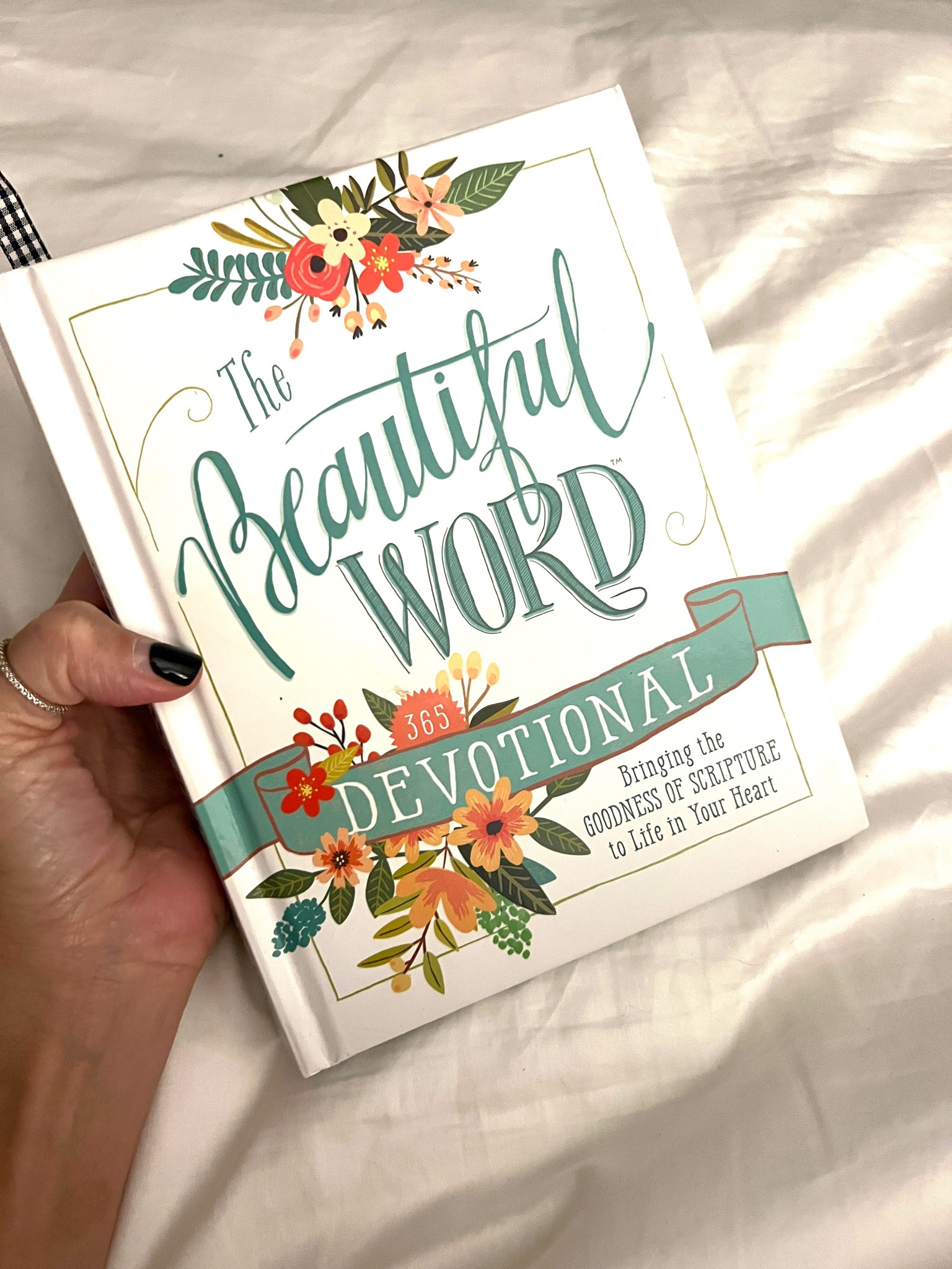 Daily Devotional 
The beautiful word🙏🏻

Such a beautiful daily devotional, with pretty florals and place to write your thoughts along with a daily devotional 🙏🏻

$13.99 
Pretty on your nightstand or coffee table and beautiful to read!

Makes a great gift♥️


#LTKfamily #LTKfindsunder50
