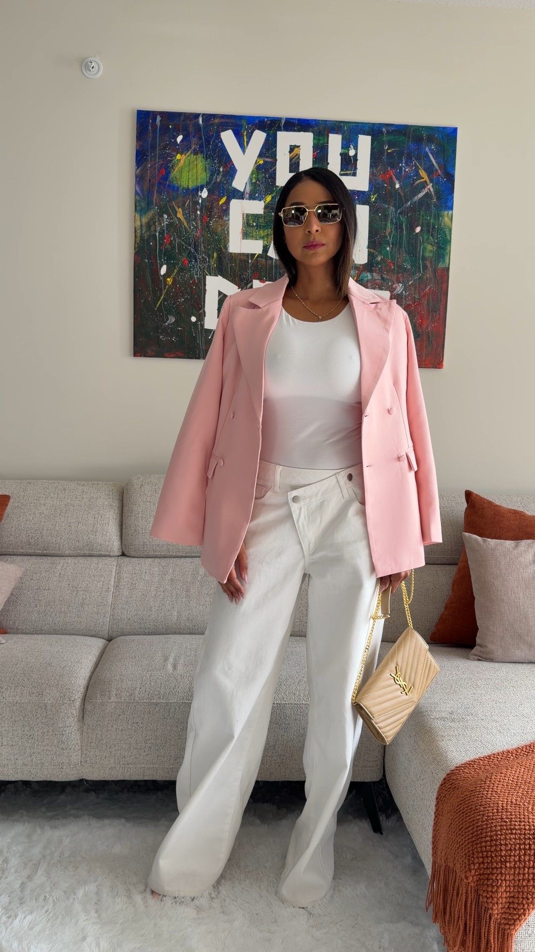 Pink blazer + neutral tones = effortless elegance ✨
This look is perfect for elevating a daily outfit with a feminine and modern touch.
The pink blazer softens the all-white look, making it ideal for both daytime and a casual chic outing.
A timeless look that combines style, comfort, and sophistication 🤍🌸

Here are 3 jean options and 3 blazers similar to this look, at different price points, so you can choose the one that best fits your style and budget 🤍

#LTKootd #LTKdayinmylife #LTKWorkwear
