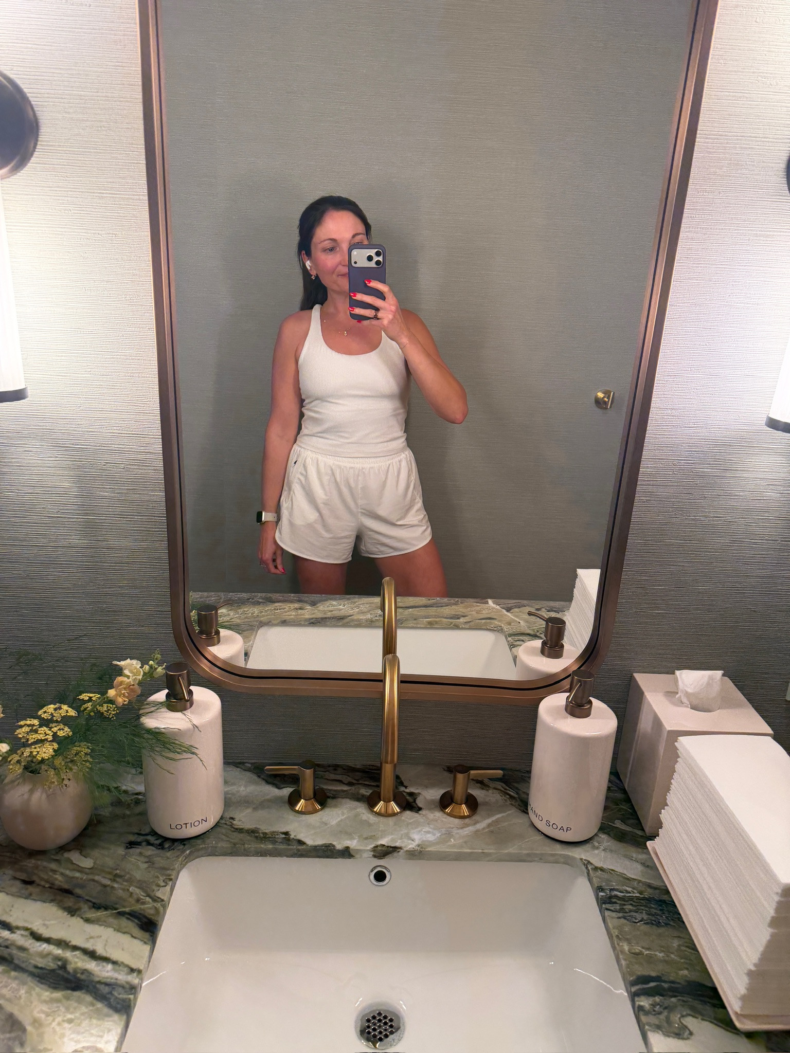 Love this white workout look!  

 #LTKgrwm #LTKootd #LTKfitnessgoals