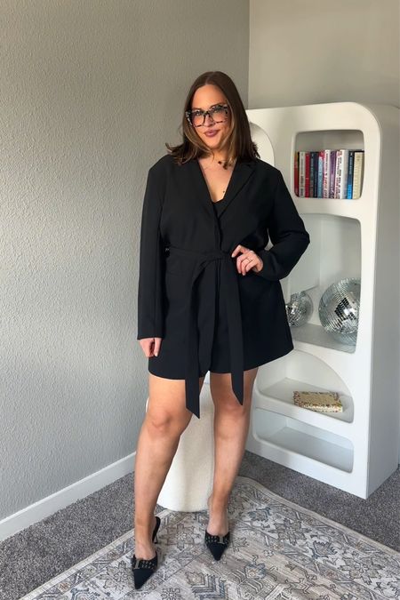 Wearing an XL blazer dress! 

#LTKmidsize #LTKplussize