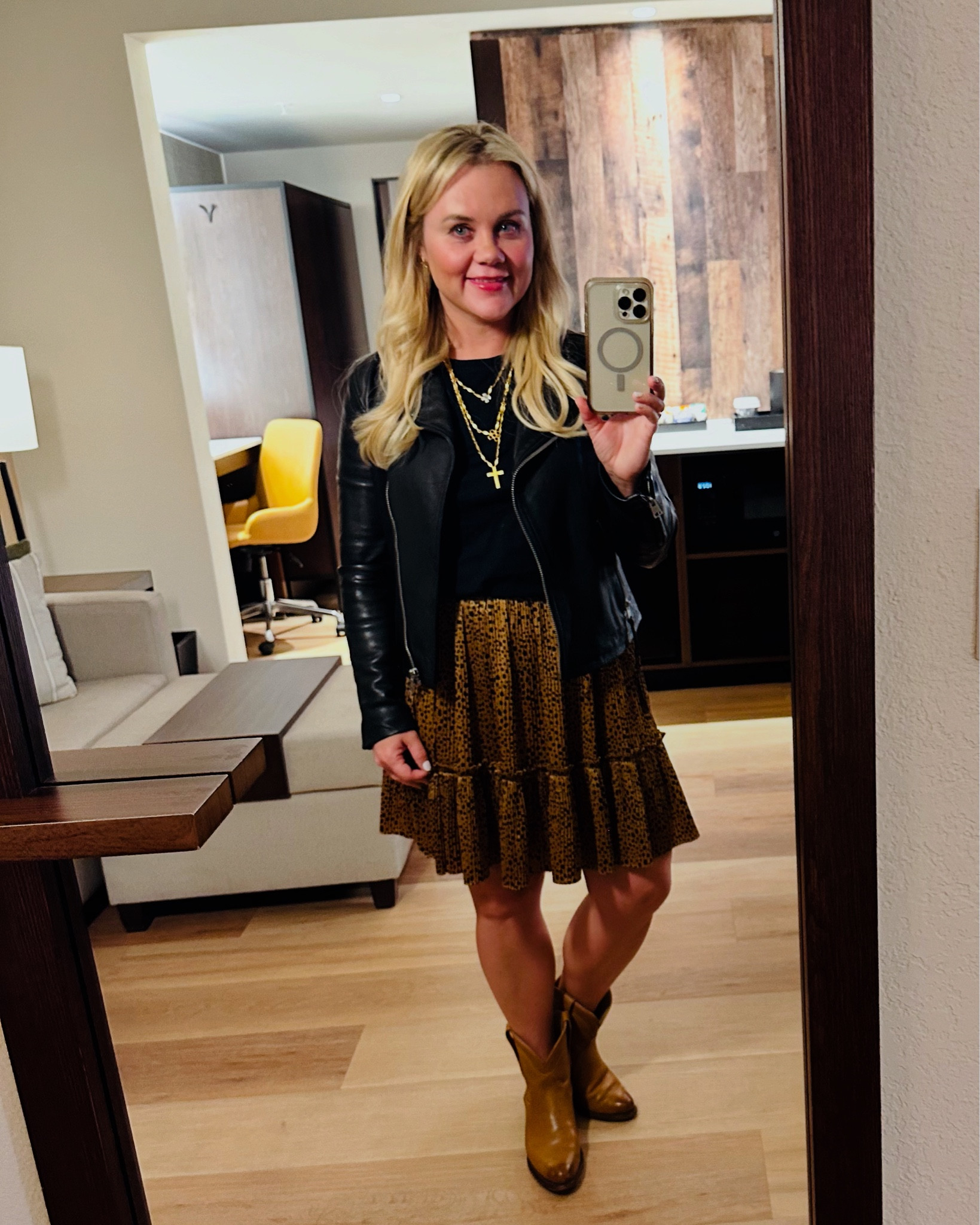 Honky Tonk Cowgirl 

#LTKSeasonal #LTKSaleAlert #LTKStyleTip