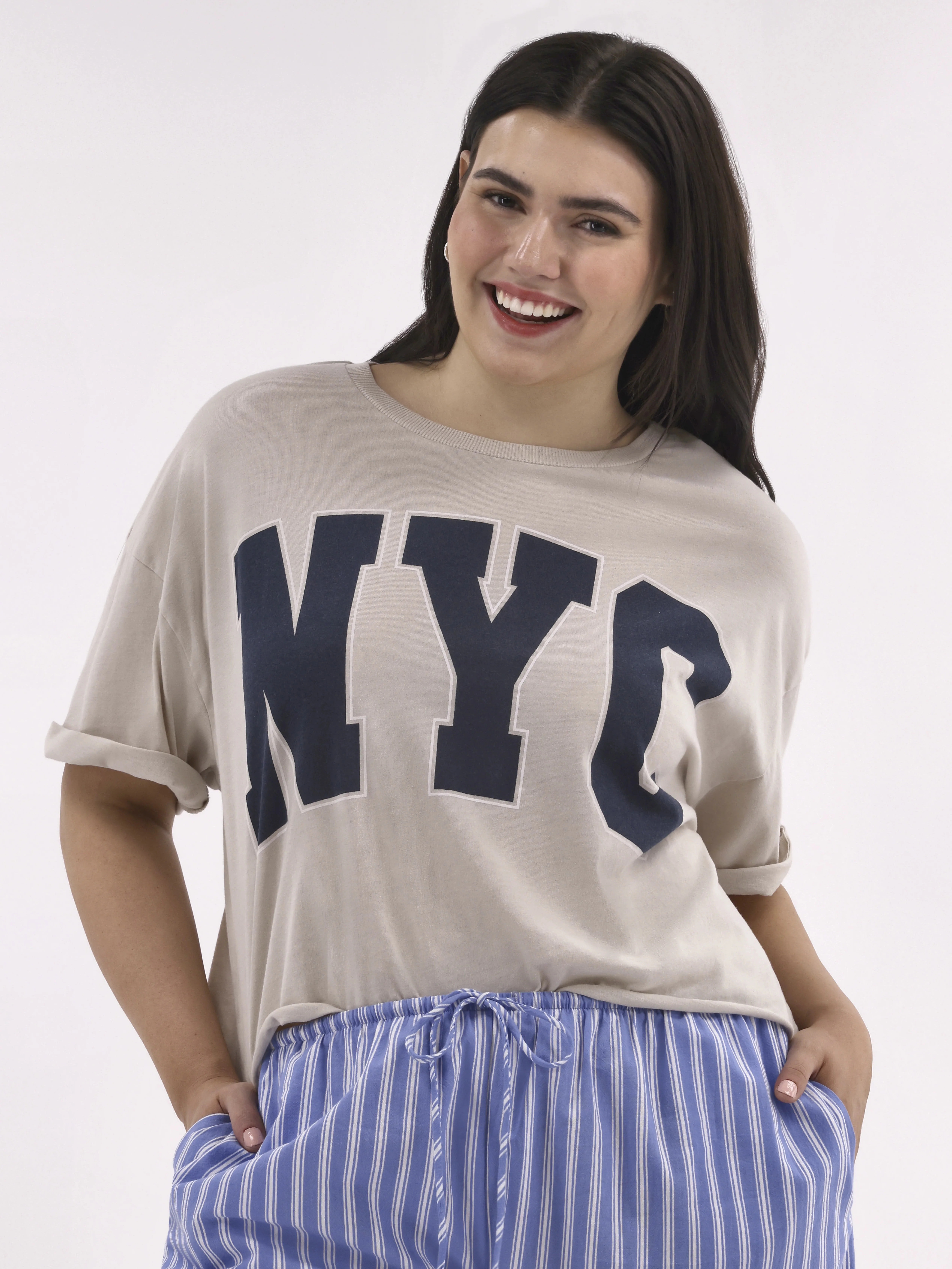 No Boundaries Boxy Cropped Washed Graphic Tee, Women's and Women's Plus - Walmart.com | Walmart (US)