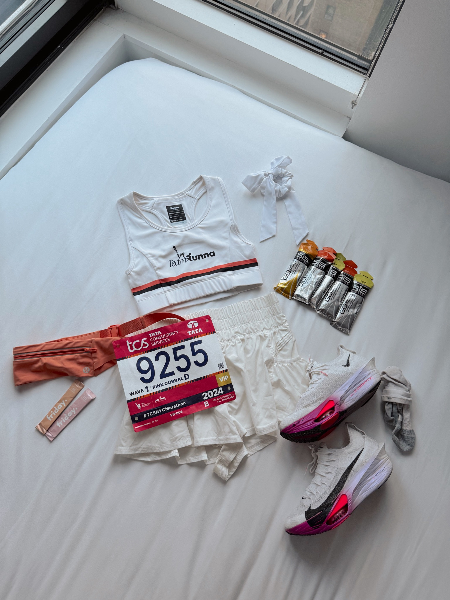 nyc marathon outfit!! sports bra is from Runna 🧡 electrolytes are fridaywellnessco.com 🩷

#LTKGiftGuide #LTKActive #LTKFitness