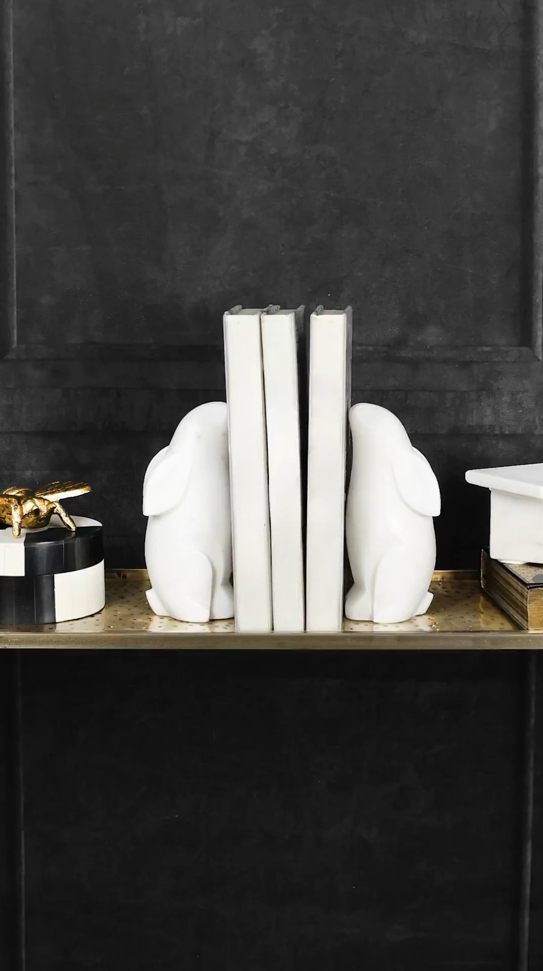 These are the cutest bookends for spring!

Modern home, decor, glam home, spring

#LTKStyleTip #LTKHome #LTKSeasonal