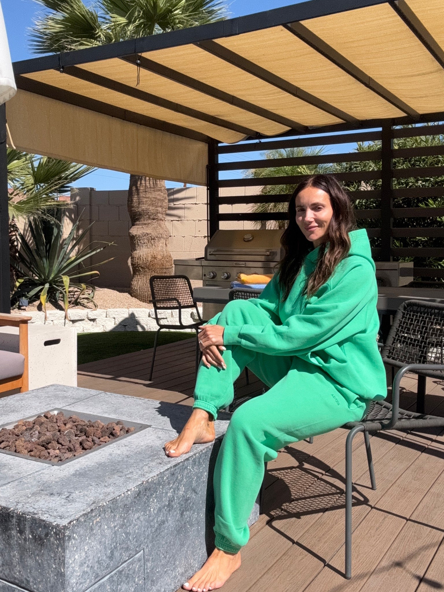 Green sweatshirt and sweatpants/ loungewear / aritzia haul
I’m
Wearing s in both 