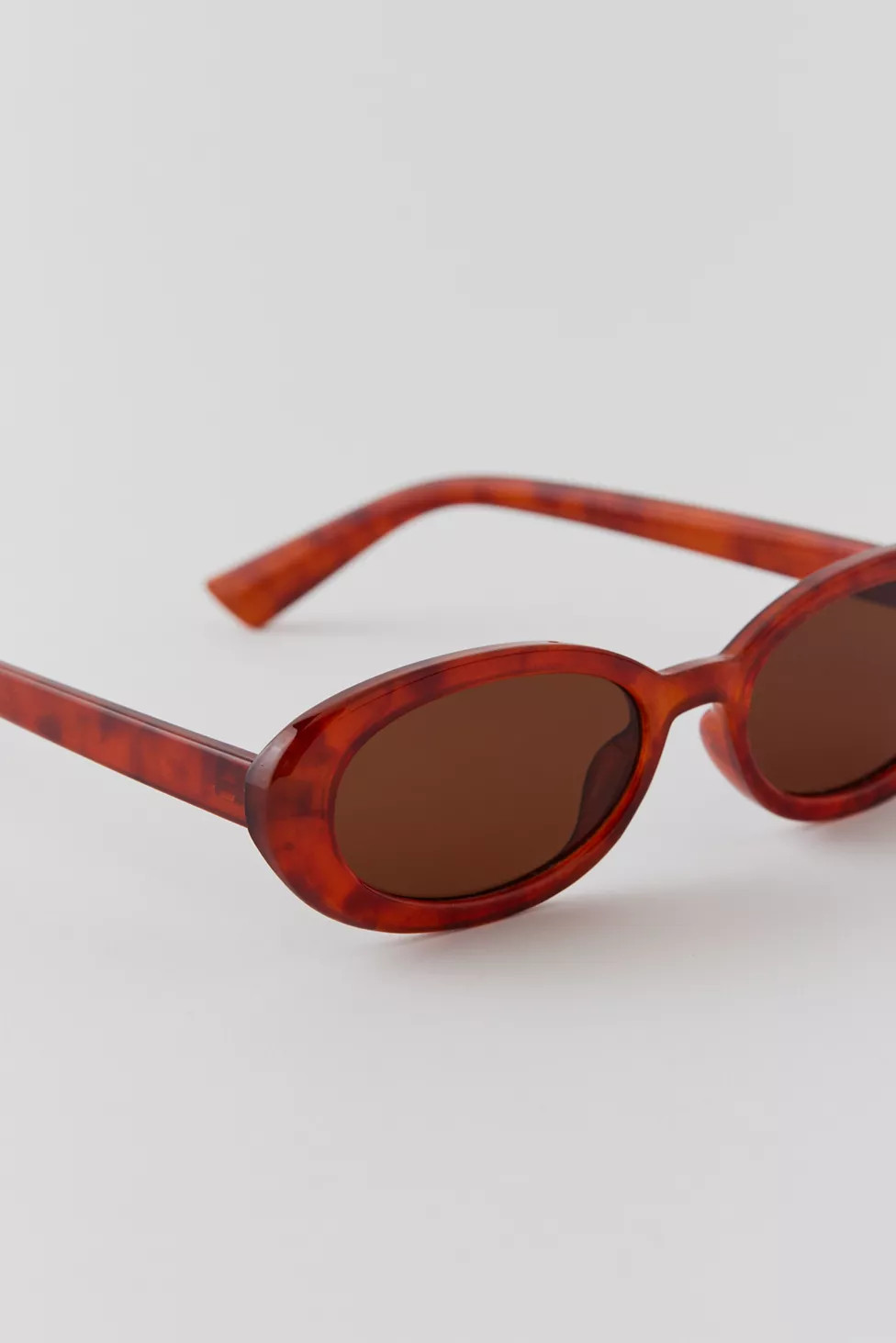 UO Essential Oval Sunglasses | Urban Outfitters (US and RoW)