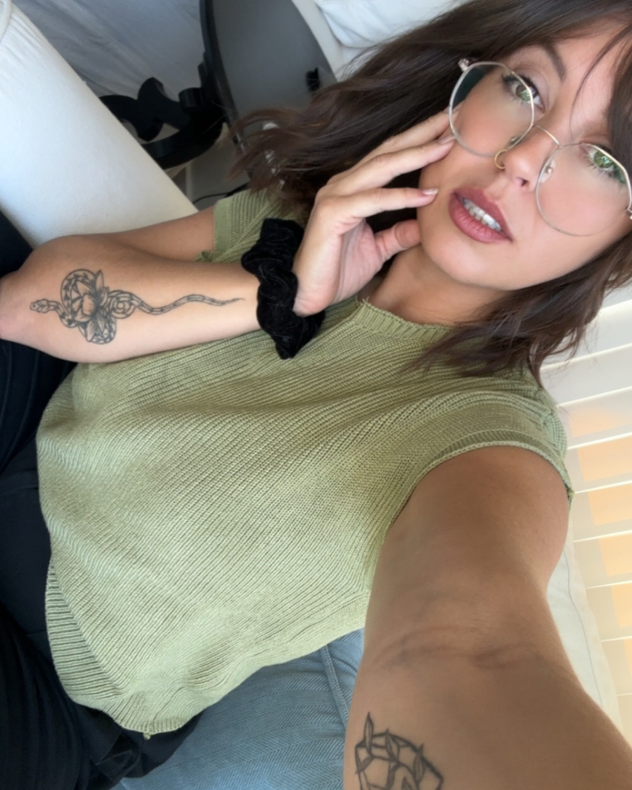 The cutest comfiest outfit. Loving the green and black combo coming to Fall season. Obsessed with this ivory green sweater shirt. Unfortunately they are out of this color but I am tagging it anyways, there are plenty of pretty colors

#LTKMidsize #LTKSeasonal #LTKxMadewell