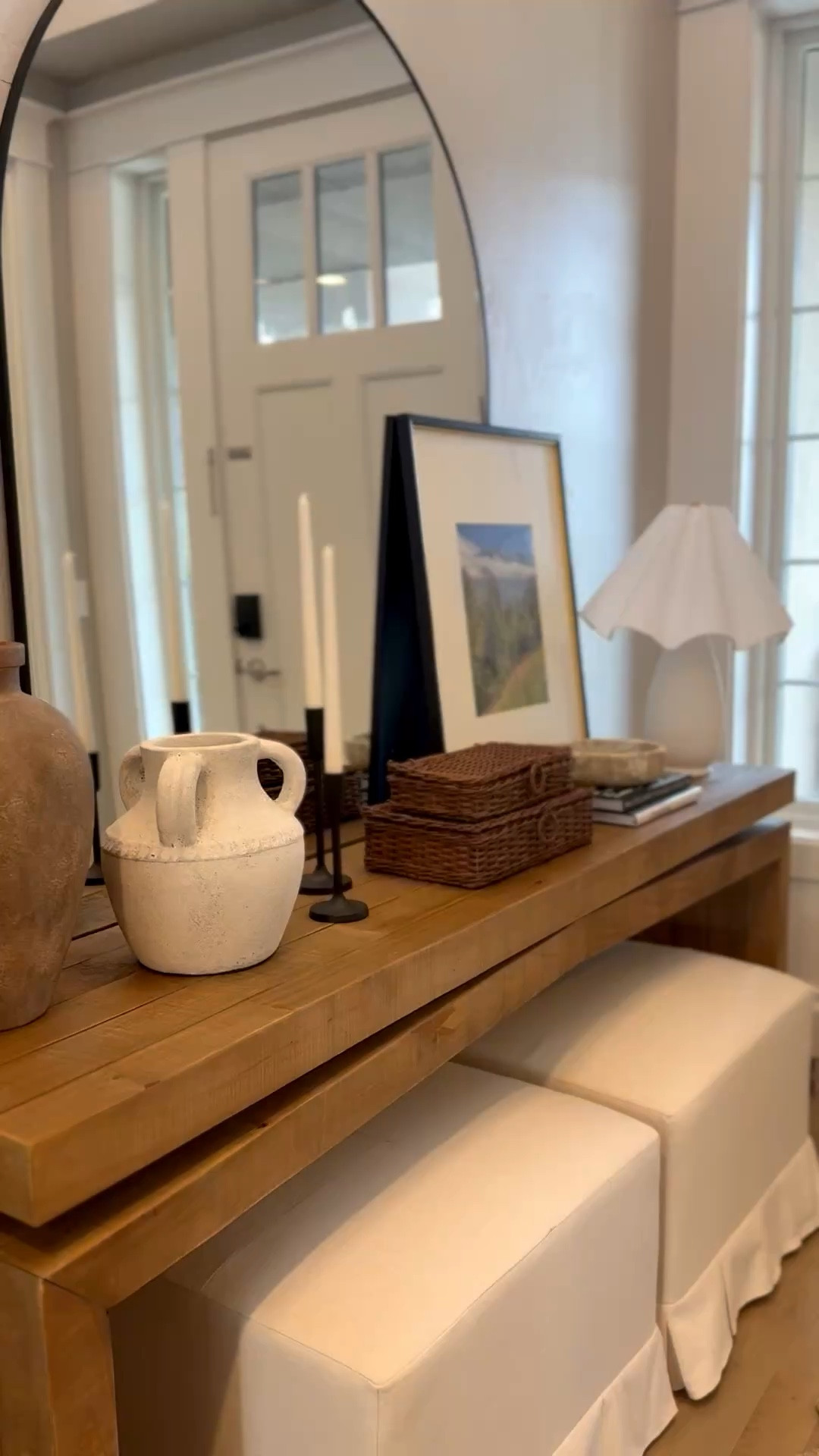 Entryway decor and table 😍

#LTKHome