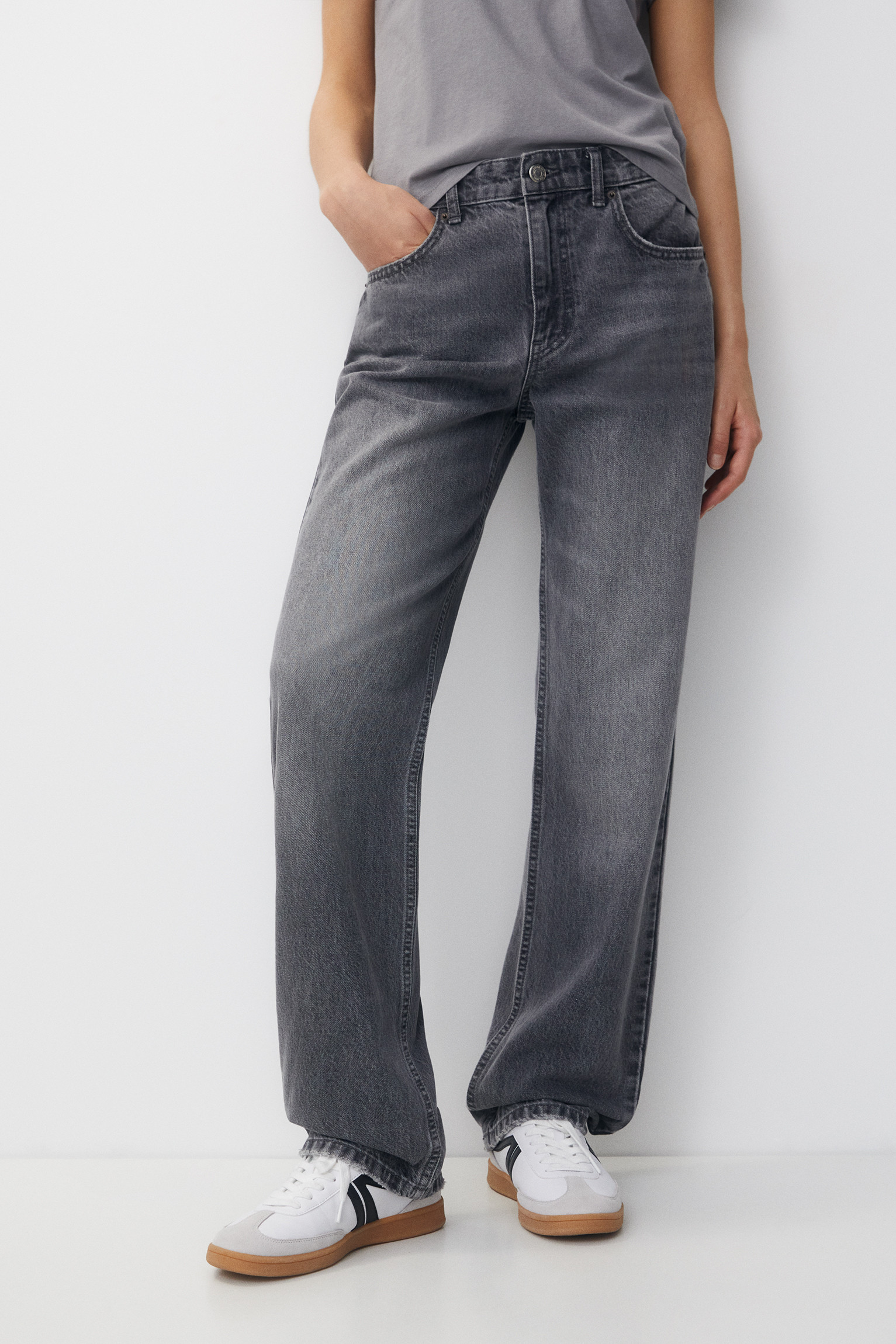 Mid-waist straight-leg jeans | PULL and BEAR UK