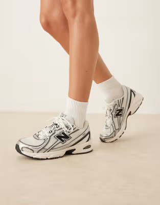 Zapatillas de deporte blancas, beis y negras unisex 740 de New Balance | ASOS (Global)