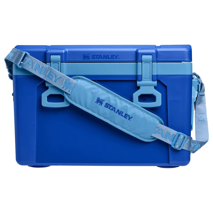 The Easy Carry Outdoor Hard Cooler + Strap | 24 QT | Stanley | Stanley 1913 (US)