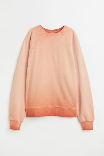Relaxed-fit sweatshirt with soft, brushed inside. Long raglan sleeves and ribbing at neckline, cu... | H&M (US + CA)
