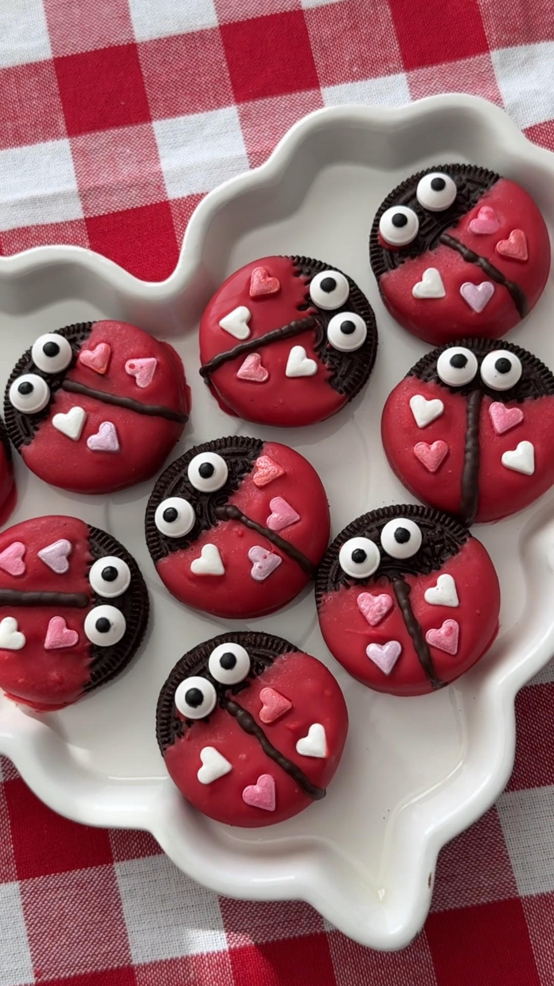 Save this easy Valentine’s (or Spring) treat everyone will love — perfect for little hands to help 🐞💕🌹

Love how they turned out — almost too cute to eat! 🐞☀️🍃

Everything I used is linked. I used dark chocolate melting wafers and a piping bag to draw in the line for the ladybug wings. 




#LTKValentine