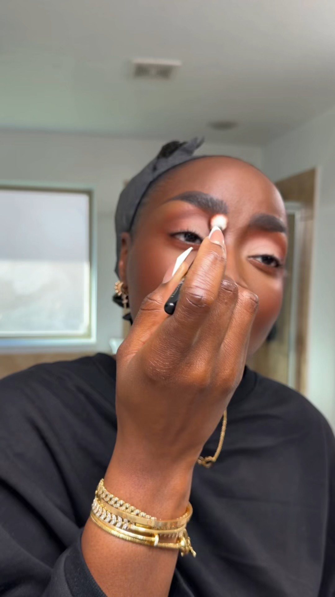 And now we are blending in a dark brown color to smoke the look out. 

#LTKgrwm #LTKBeauty