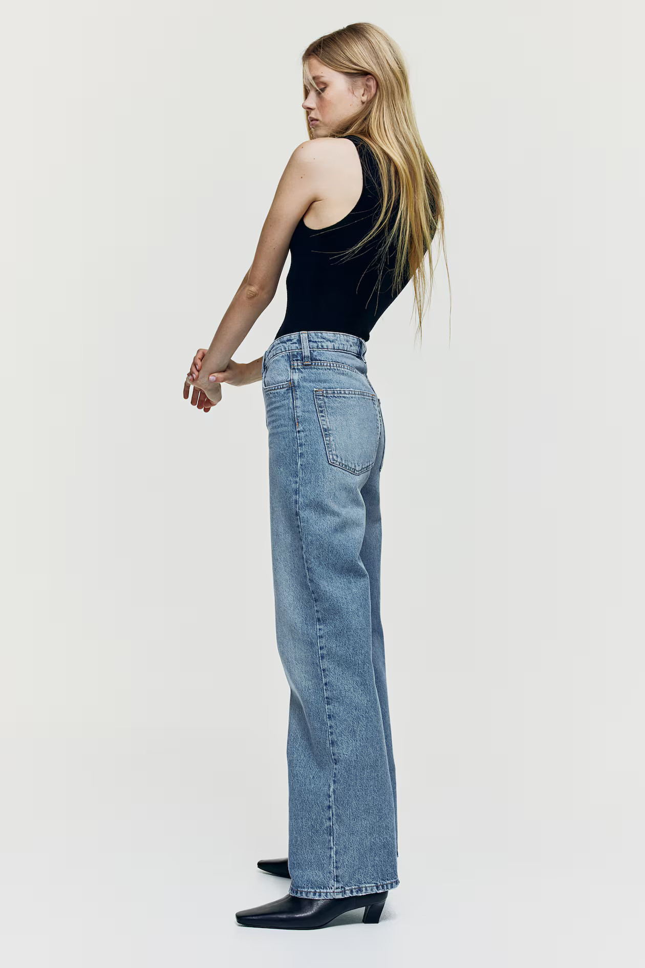 Wide Ultra High Jeans - Light denim blue - Ladies | H&M GB | H&M (UK, MY, IN, SG, PH, TW, HK)