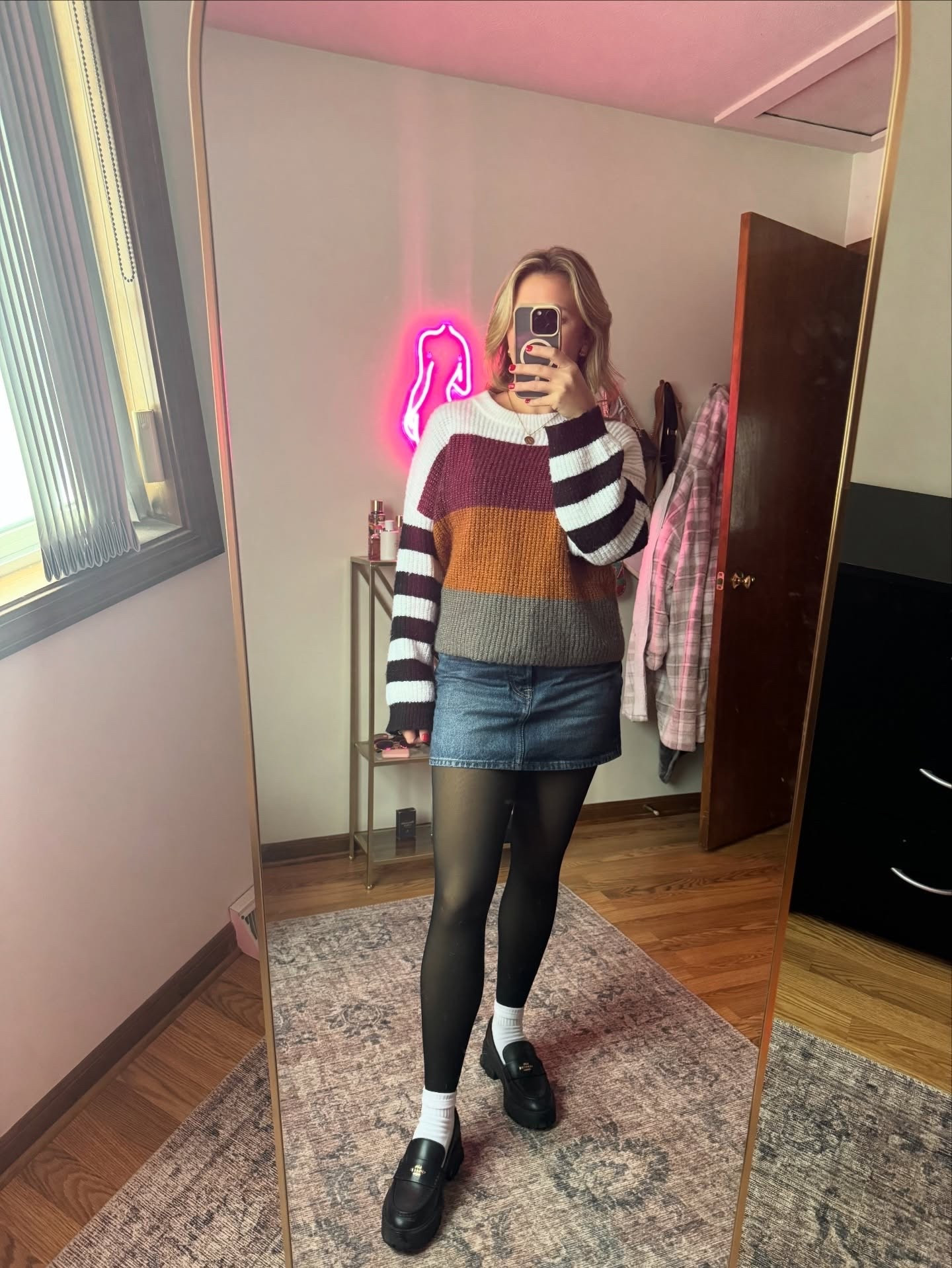 Skirts are the new pants 💁🏼‍♀️

#ootd #whatiworetoday #whattowear #capsulewardrobe #corporategirl #businesswoman #smallcontentcreatorsupport #shopsmall #denimskirt #levis #wearyourwardrobe #wearingvsstyling #styletips #workwear #sweater #winterwardrobe

#LTKHoliday #LTKgrwm #LTKSeasonal