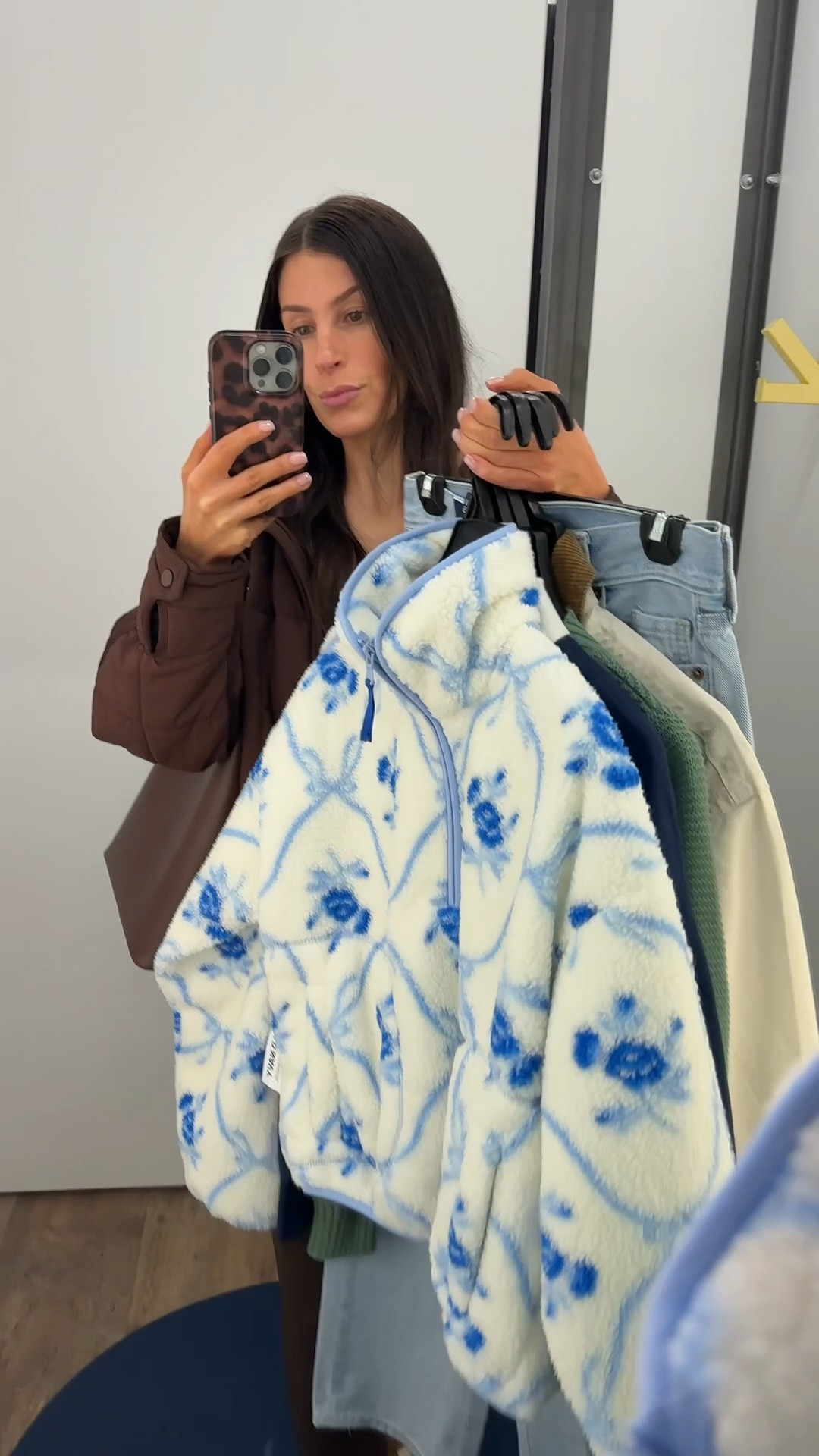 Old Navy try on haul 
Sherpa half zip
Asymmetrical brown purse 
Baggy wide leg jeans 
Collared sweater
Barn jacket 

#LTKFindsUnder50 #LTKPetite #LTKvlog