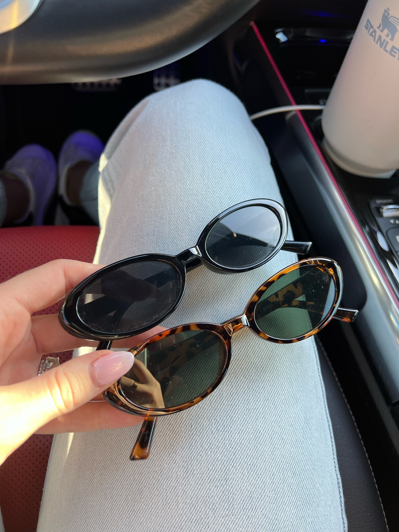 Set of trendy oval sunglasses for under $20

#LTKFestival #LTKfindsunder50 #LTKtravel