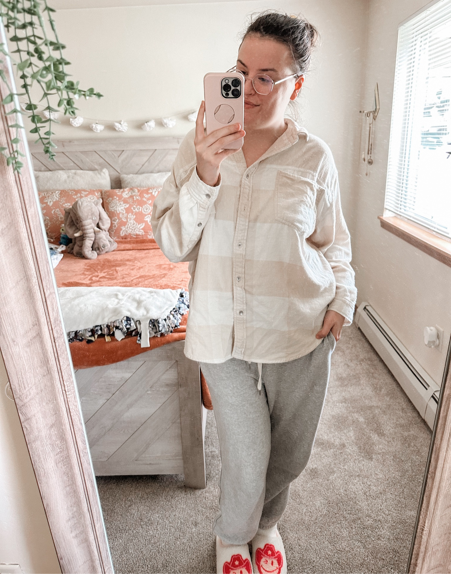 For the days when it’s a little chilly and you want extra coziness 🎃🤍 Aerie has your back with this soft flannel and these classic grey joggers 👀

#LTKStyleTip #LTKSeasonal #LTKFallSale