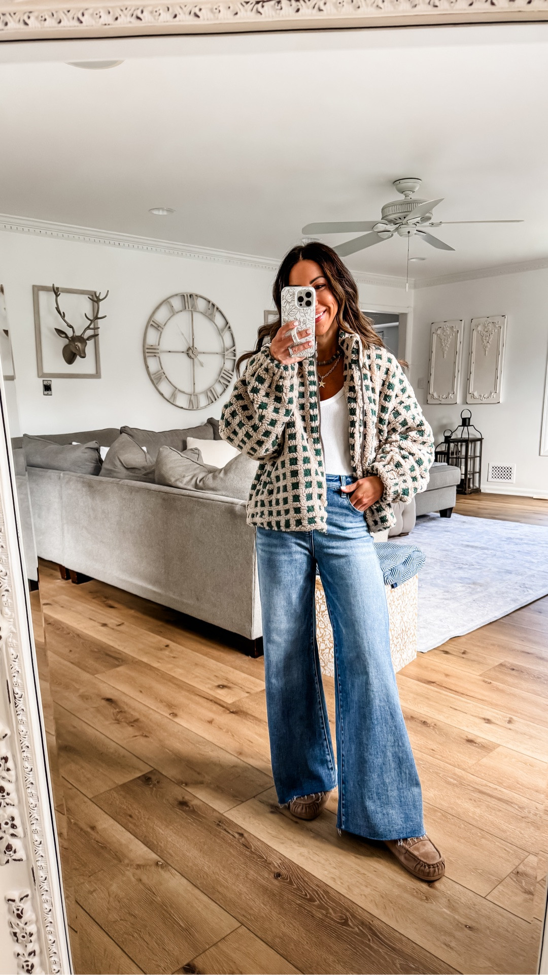 Jewelry code: HOUSEOFLEO20. 
Sweaters small. Jacket fall. Jeans 25. Denim shirt, XS. Dolce Vita full size down. All other shoes TTS. Belt small (size up).

Wide leg jeans. Fall jacket. Sherpa jacket.