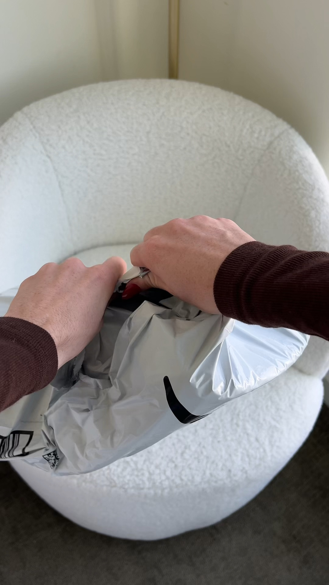 currently 50% off right now on amazon🤯🤌🏼 my FAVORITE pair of Levi’s denim — this is actually the 2nd wash I’ve purchased and probably won’t be the last💙 

#LTKHoliday #LTKStyleTip #LTKSeasonal