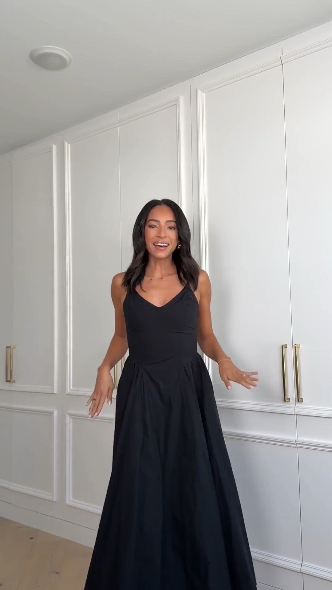 Aritzia SALE! Everything is 20-50% OFF for their summer sale! Wearing size 2 black midi dress 

summer outfit, office outfit, work outfit, summer date night, date night outfit, dinner outfit, workwear, office outfit, little black dress, black dress, summer dress

#LTKSaleAlert #LTKSeasonal #LTKWorkwear