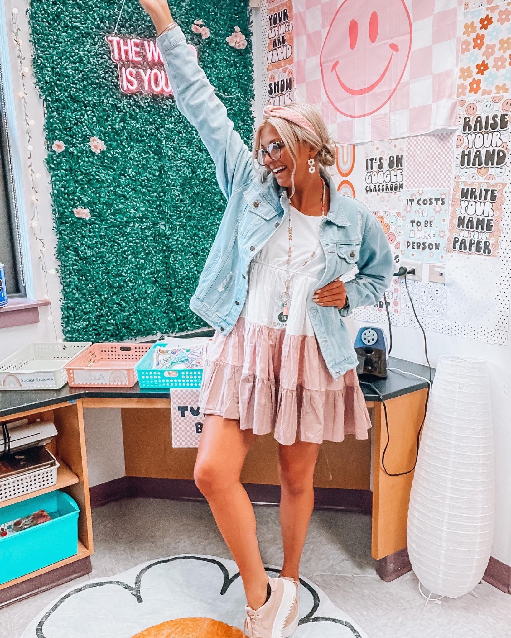 Teacher ootd🌸 
Dress: size medium, fit is tts 
Shoes: fit it tts 


#LTKSeasonal #LTKworkwear #LTKstyletip