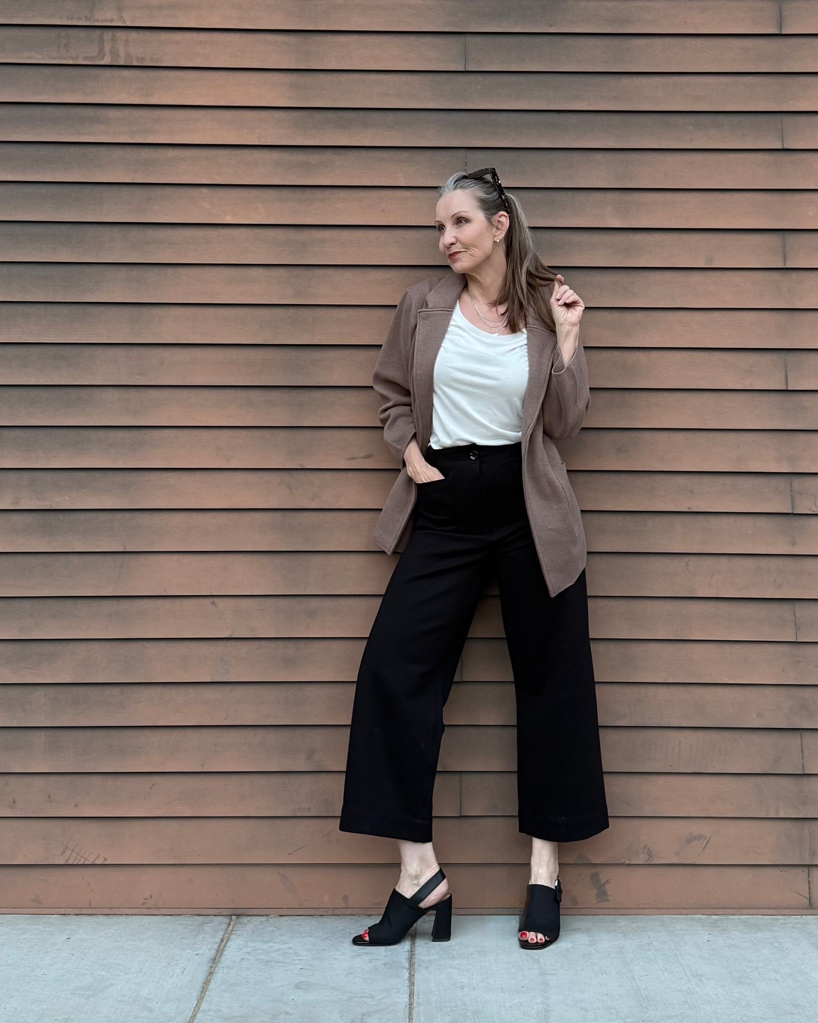 Teacher/work OOTD. Super flattering pants & knit blazer (both true to size). 

#workstyle #teacherstyle #capsulewardrobe #minimaliststyle #sustainablestyle 

#LTKOver40 #LTKootd #LTKMidsize