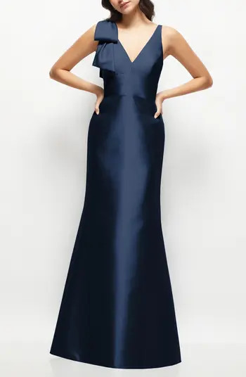 Bow Detail Sleeveless Satin Twill Trumpet Gown | Nordstrom