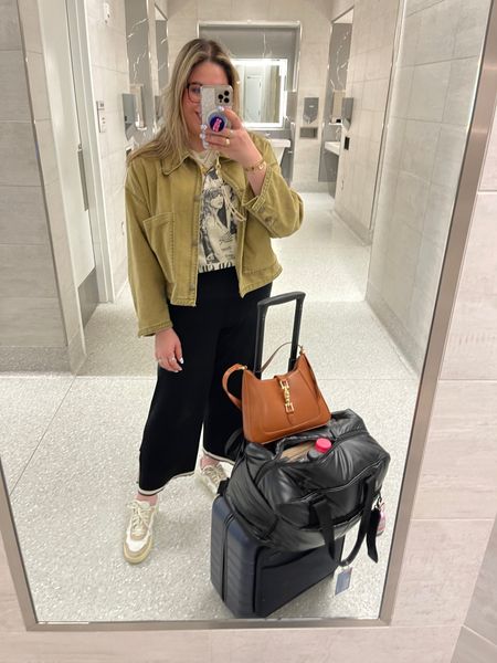 A comfy travel outfit

I have been wearing this Zara jacket non stop. It goes with everything and it is the perfect light jacket for the airport! 

#LTKtravel #LTKstyletip #LTKSeasonal
