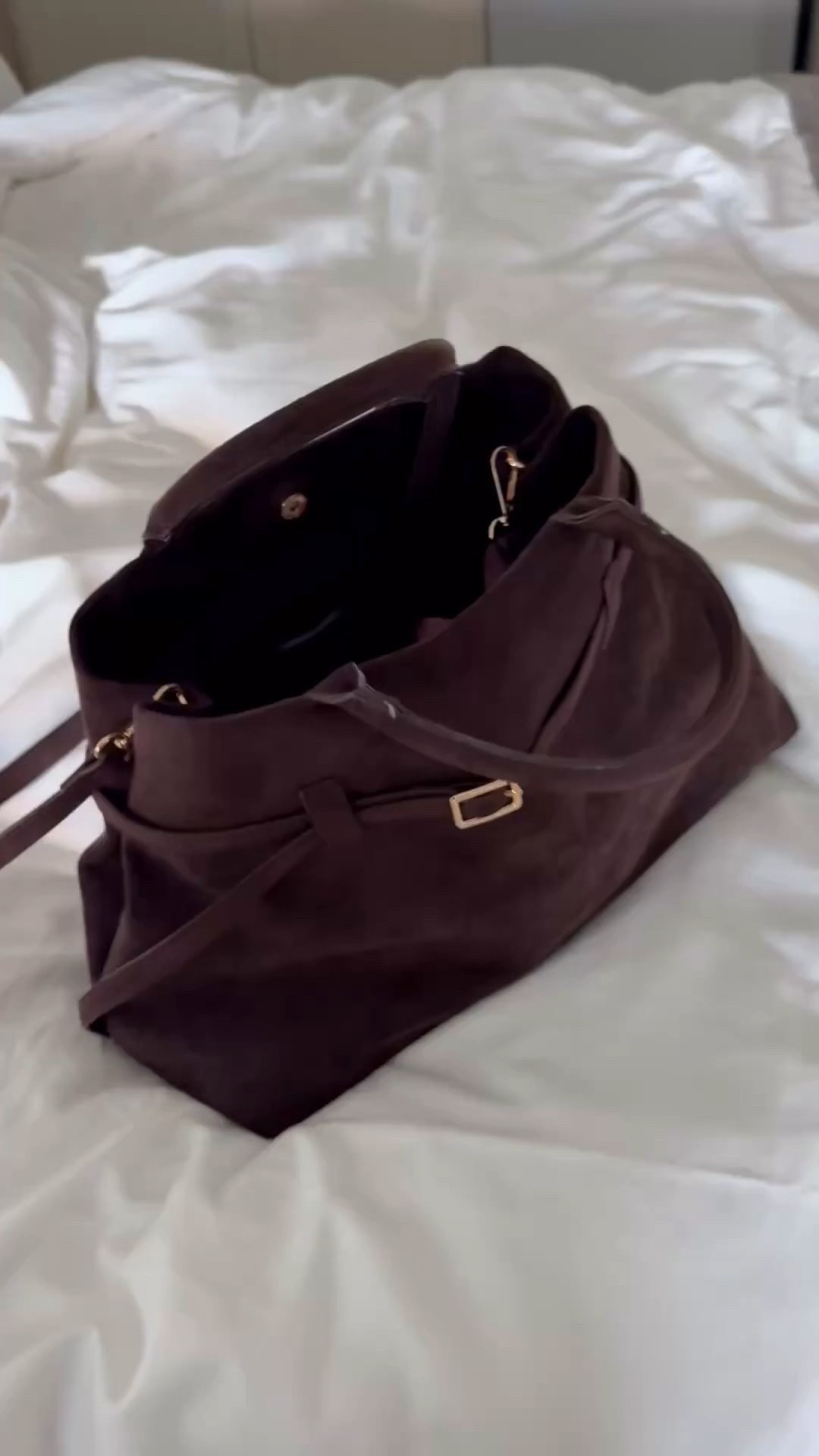 The prettiest suede bag & the perfect medium size! 


#LTKHoliday #LTKGiftGuide #LTKItBag