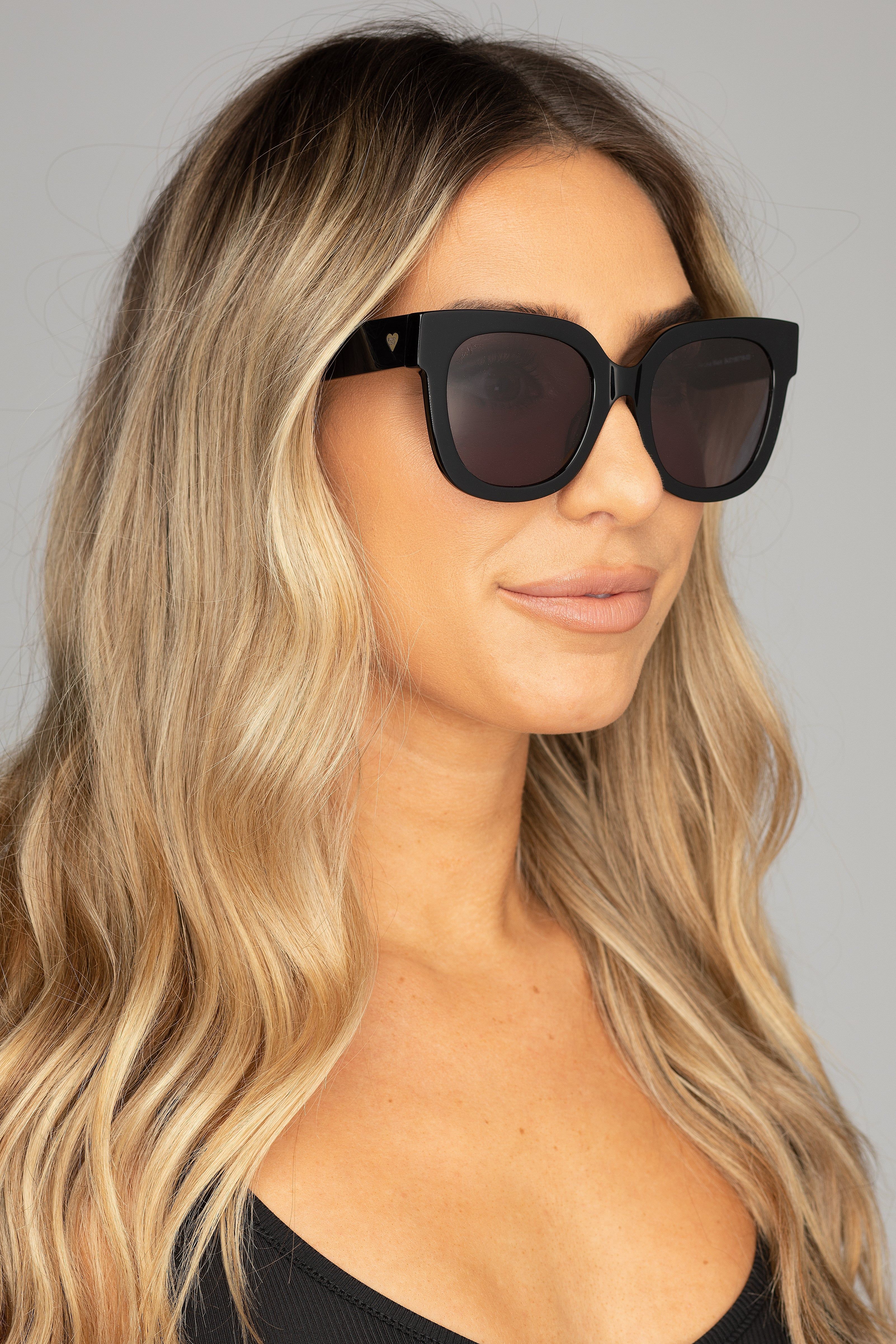 Heather Oversized Sunglasses - Black | BuddyLove