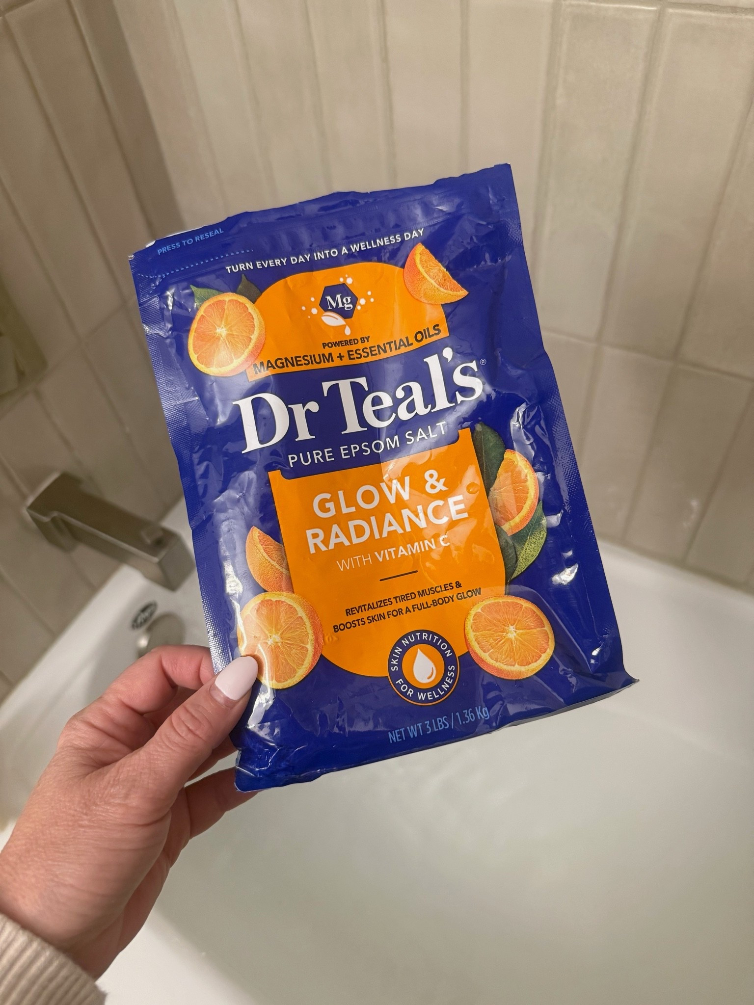 Friday self care 🍊🛁

I love this Epson salt! Leaves my skin glowing and hydrated 




#epsonsalt #bathtime #selfcare #skincare #target