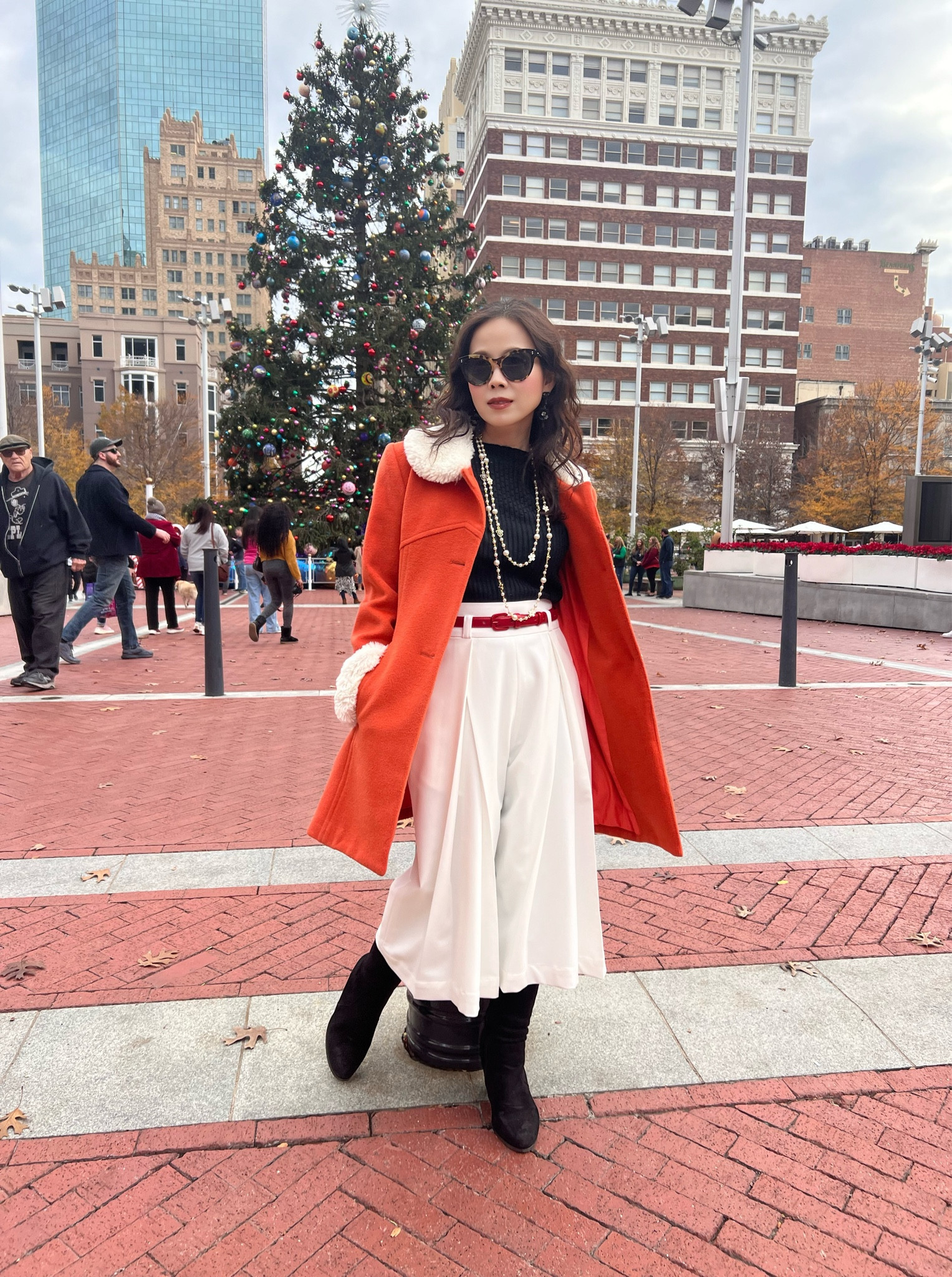 I wishing you all a joyful weekend ahead of Christmas! 
🎄✨ May your holidays be filled with love, laughter, and style. Merry Christmas and Happy New Year! Enjoy your shopping!
 

#LTKTravel #LTKWorkwear #LTKHoliday