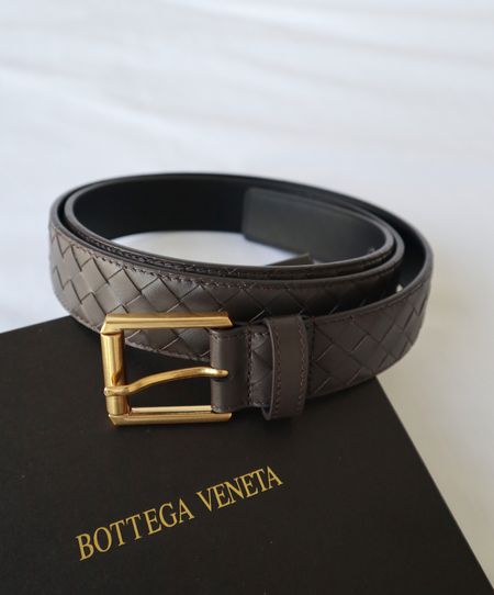 Bottega belt with logo inside.
High quality (I think its leather)

#LTKfindsunder100 #LTKfindsunder50 #LTKsalealert