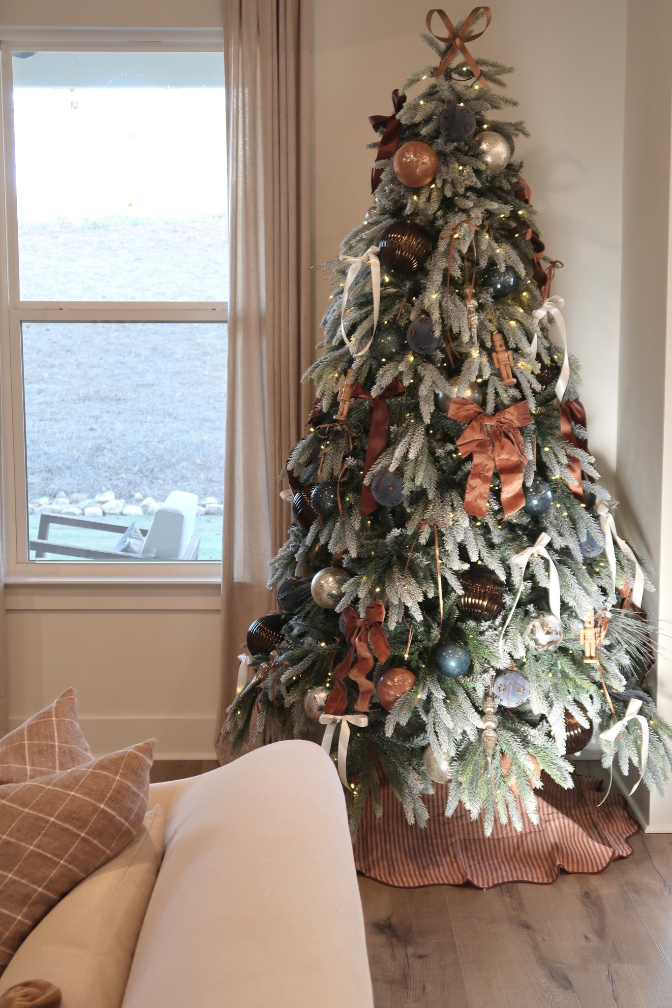 The most realistic artificial tree that’s on the market🤩🌲

#LTKHome #LTKHoliday #LTKSeasonal